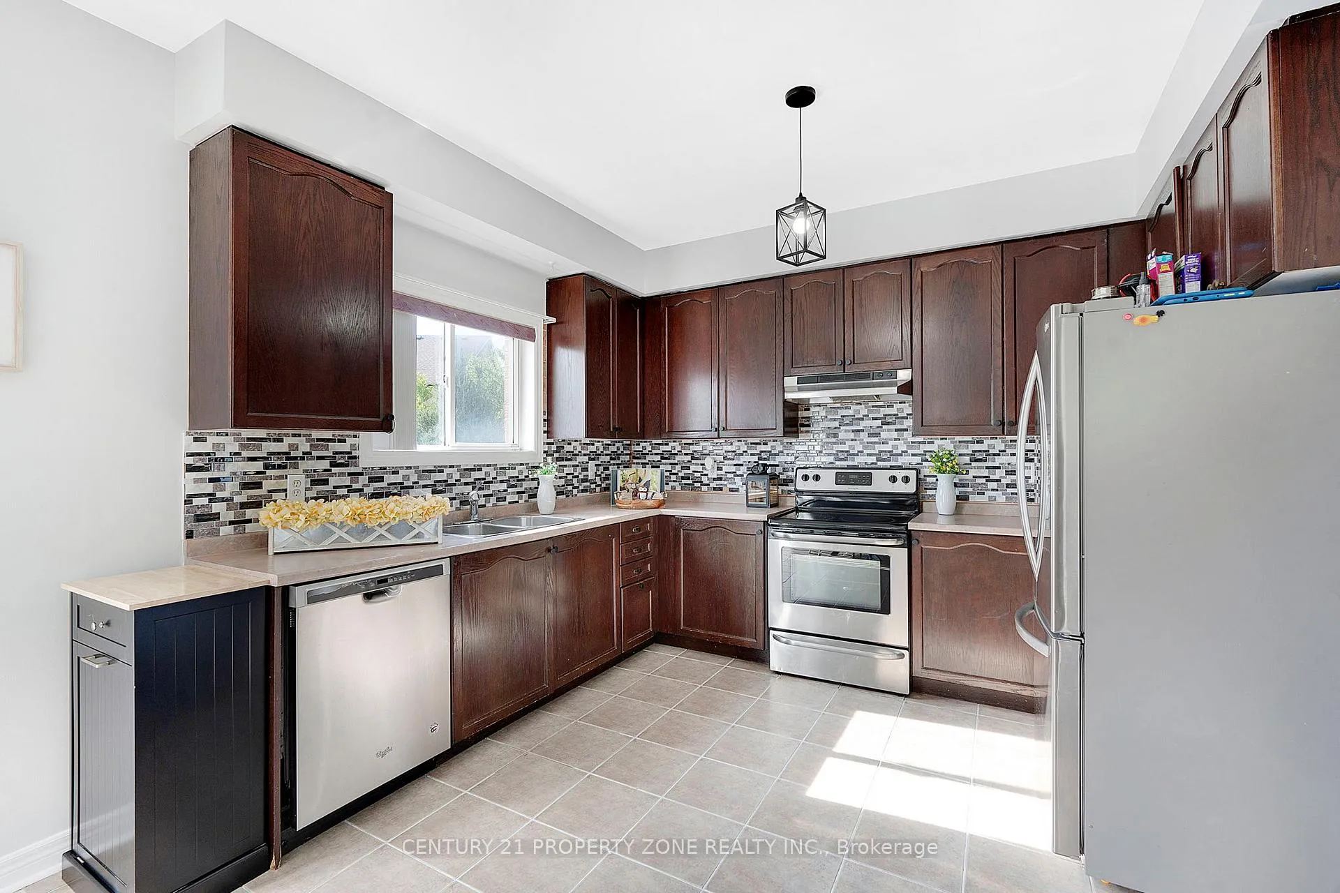 Photo 14 of 24 Signet Way, Vaughan, Vellore Village — HOMEH