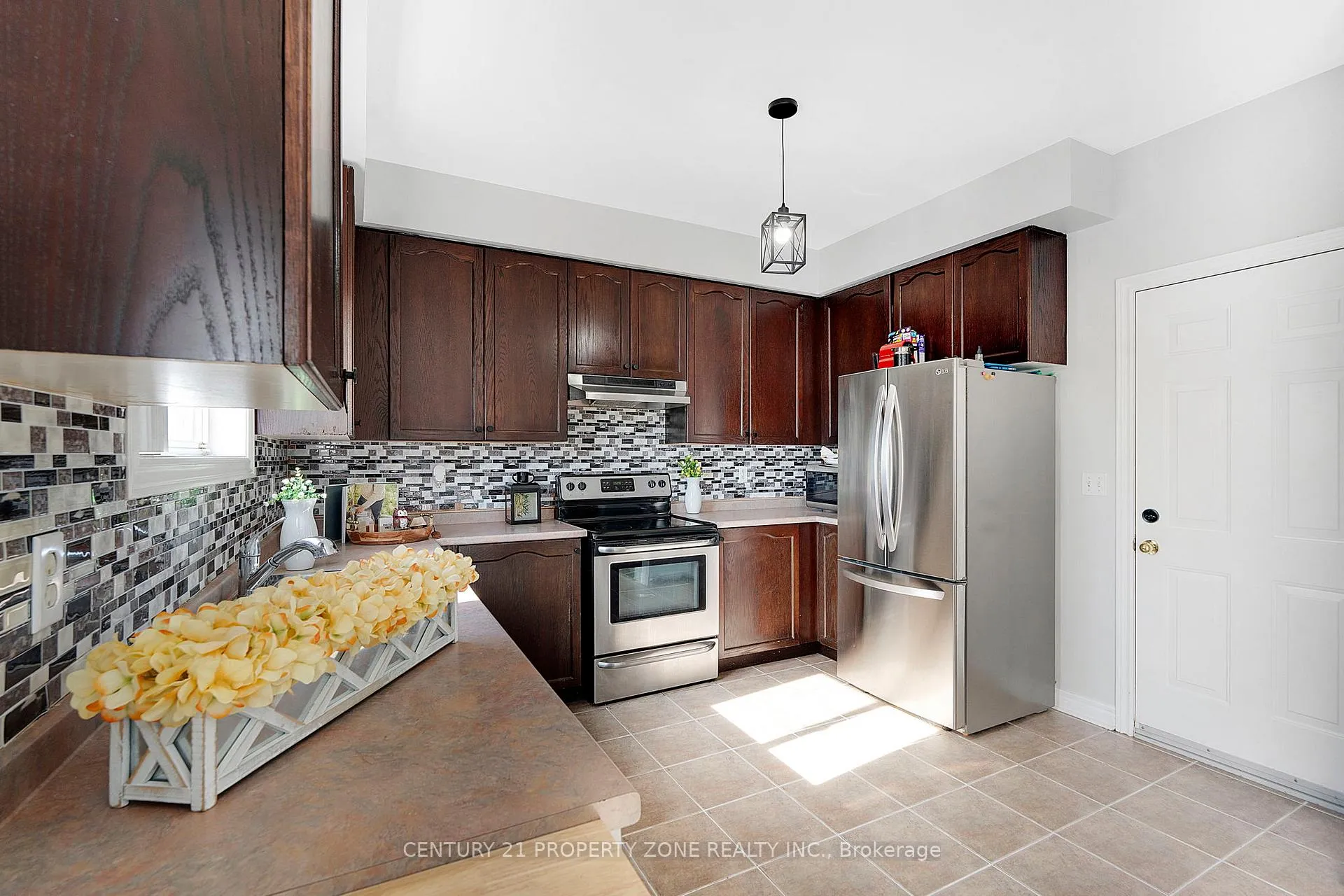 Photo 15 of 24 Signet Way, Vaughan, Vellore Village — HOMEH
