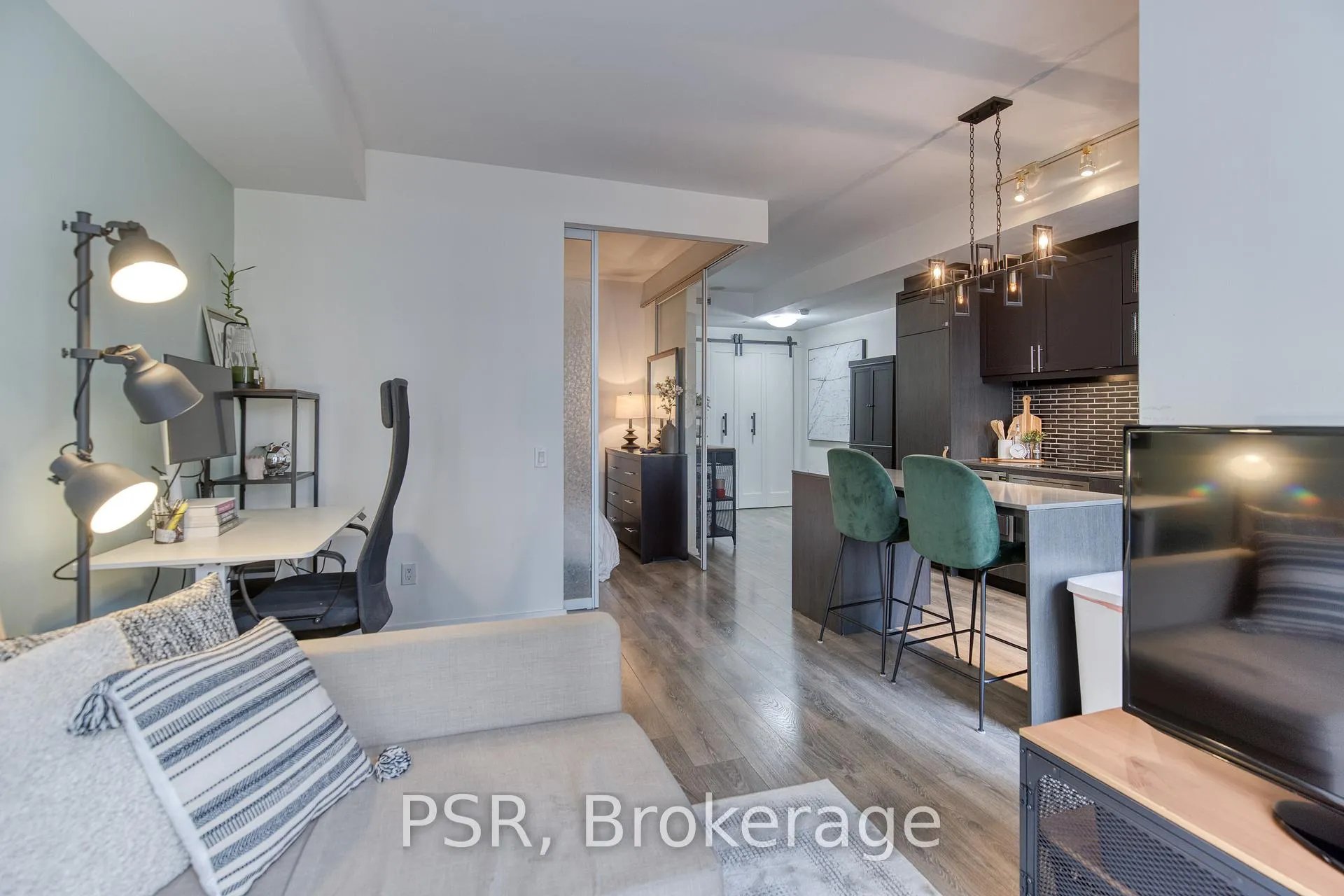 Photo 8 of 783 Bathurst Street, Toronto, University — HOMEH