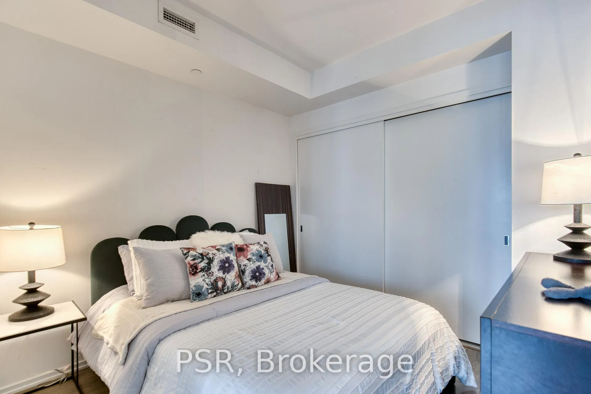 Photo 15 of 783 Bathurst Street, Toronto, University — HOMEH