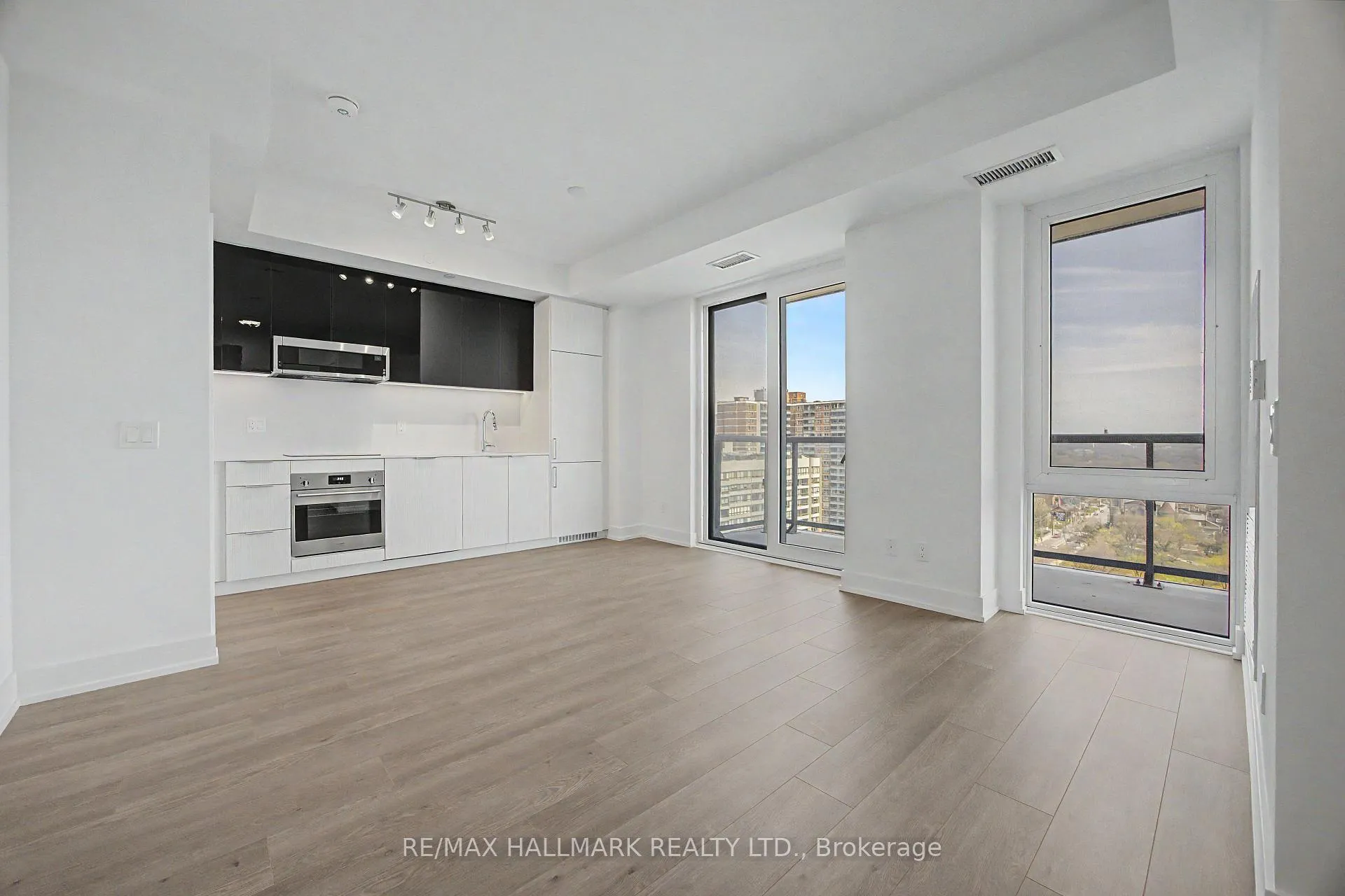 Photo 4 of Unit 1711, 308 Jarvis Street, Toronto, Church-Yonge Corridor — HOMEH