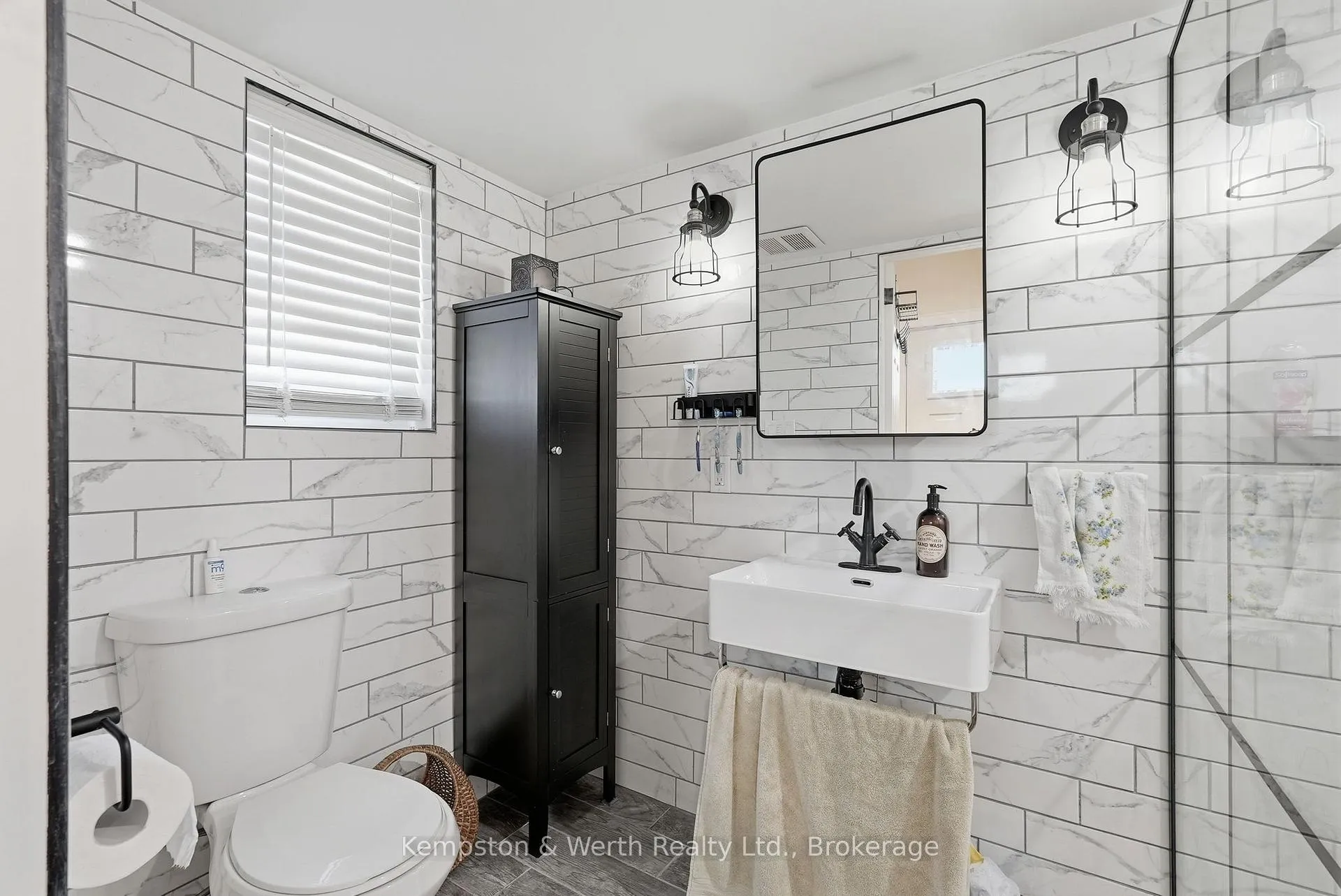 Photo 24 of 545 Main Street E, North Perth, Listowel — HOMEH