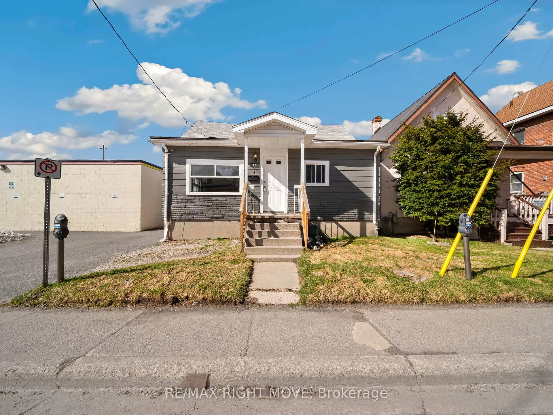 Photo 1 of 33 Albert Street S, Orillia — HOMEH