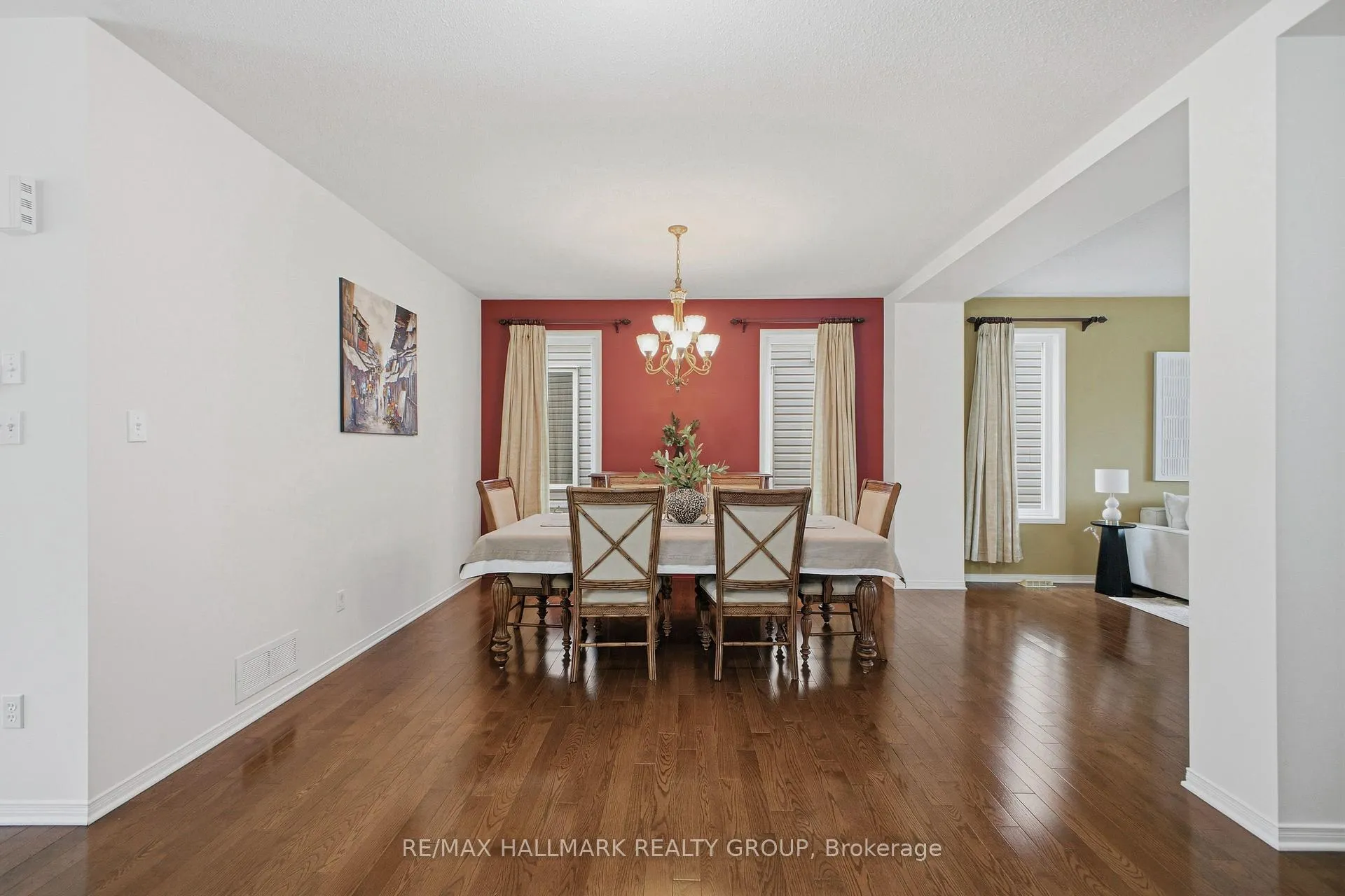 Photo 8 of 747 Larcastle Circle, Ottawa, Avalon East — HOMEH