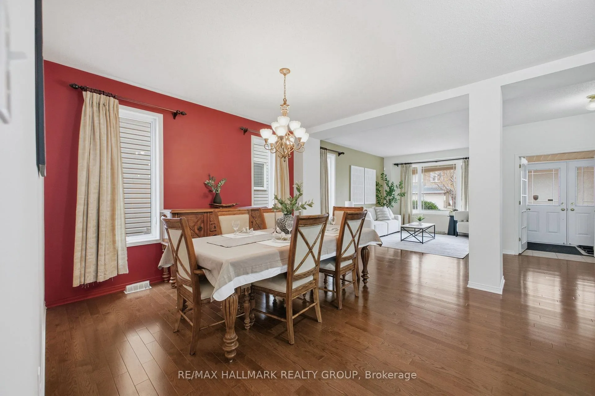 Photo 9 of 747 Larcastle Circle, Ottawa, Avalon East — HOMEH