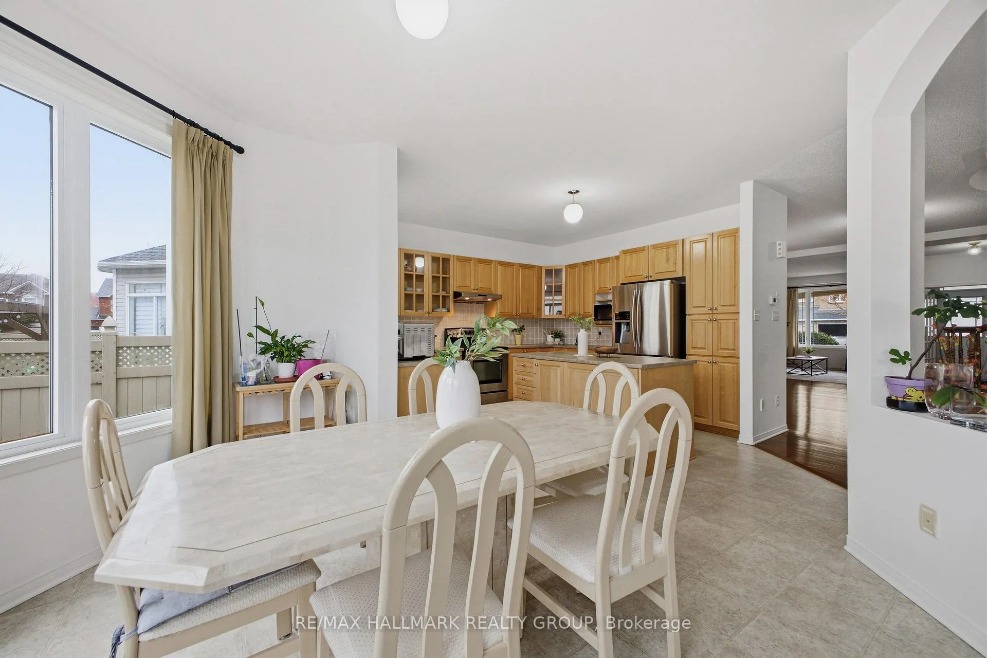 Photo 21 of 747 Larcastle Circle, Ottawa, Avalon East — HOMEH