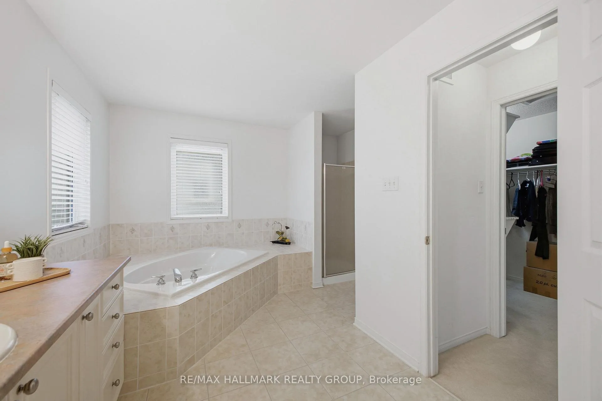 Photo 33 of 747 Larcastle Circle, Ottawa, Avalon East — HOMEH