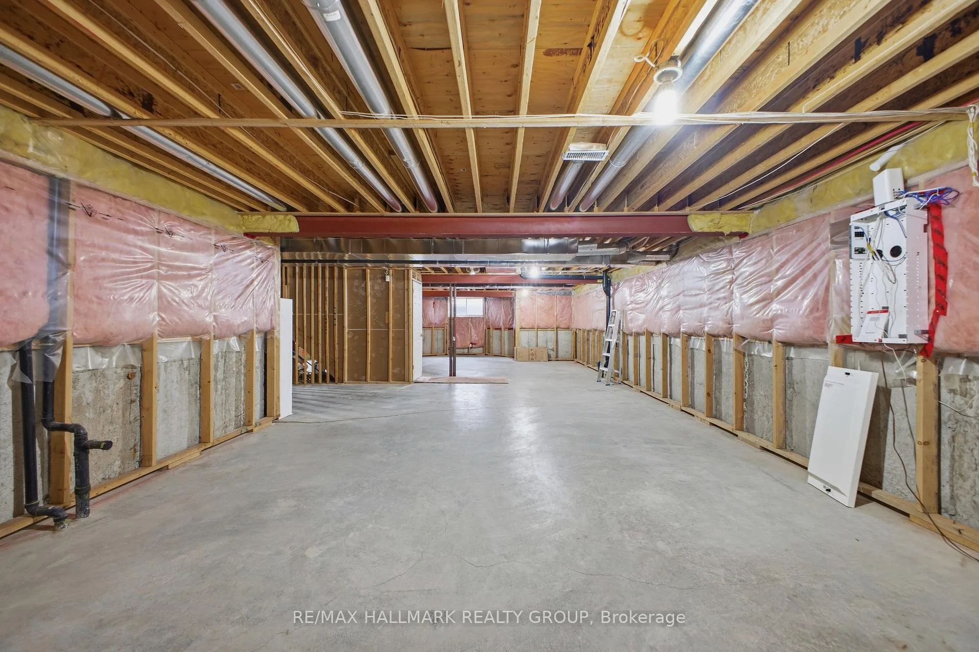 Photo 44 of 747 Larcastle Circle, Ottawa, Avalon East — HOMEH