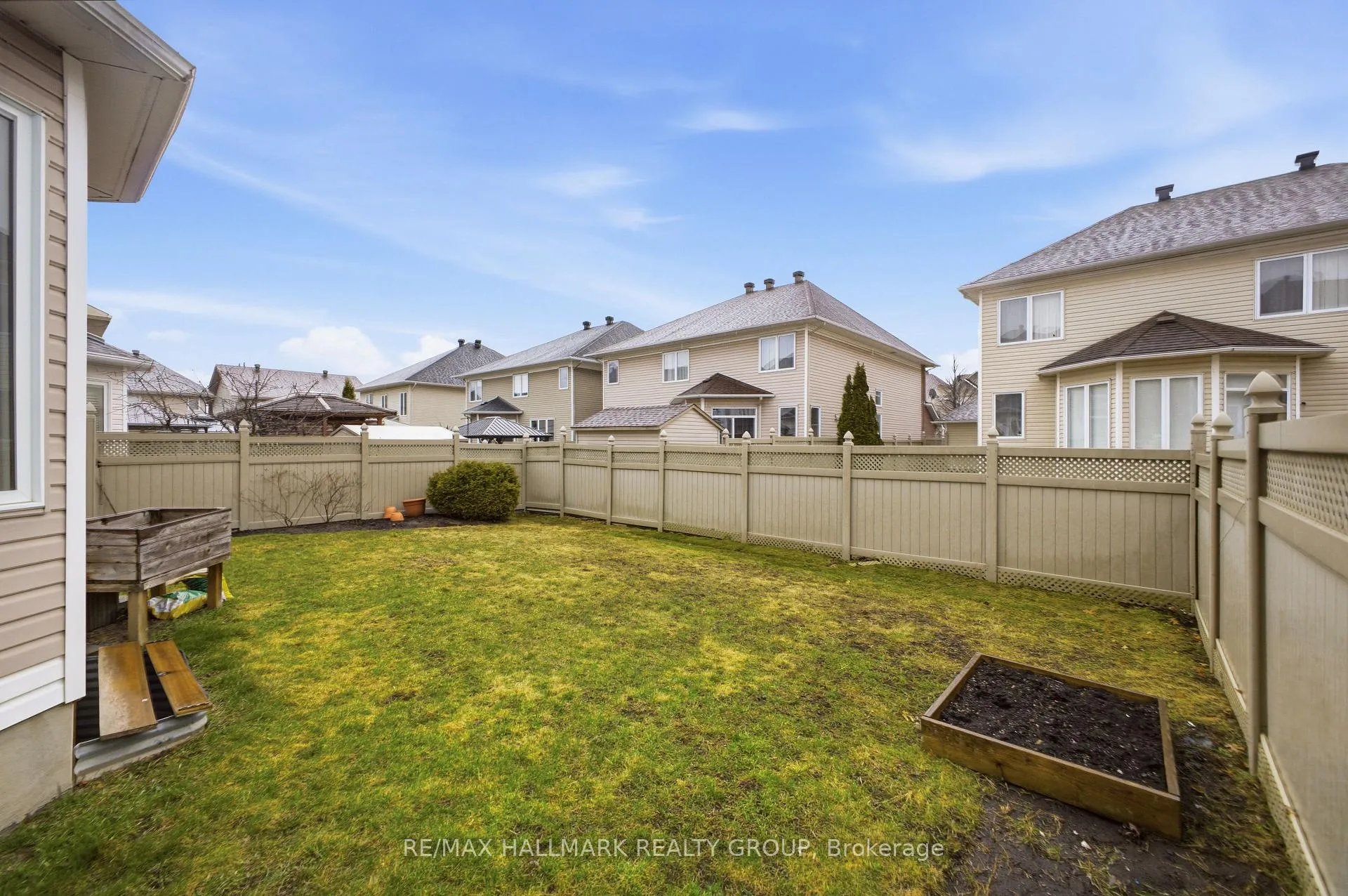 Photo 47 of 747 Larcastle Circle, Ottawa, Avalon East — HOMEH