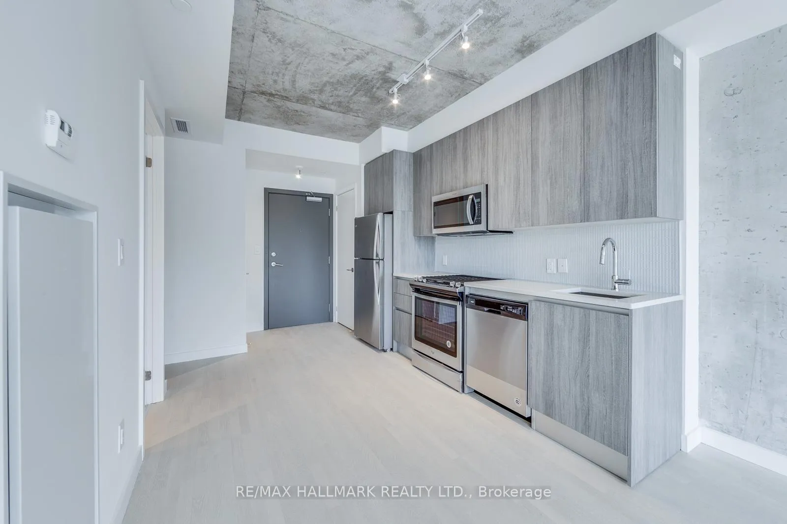 Photo 5 of Unit 419, 246 Logan Avenue, Toronto, South Riverdale — HOMEH