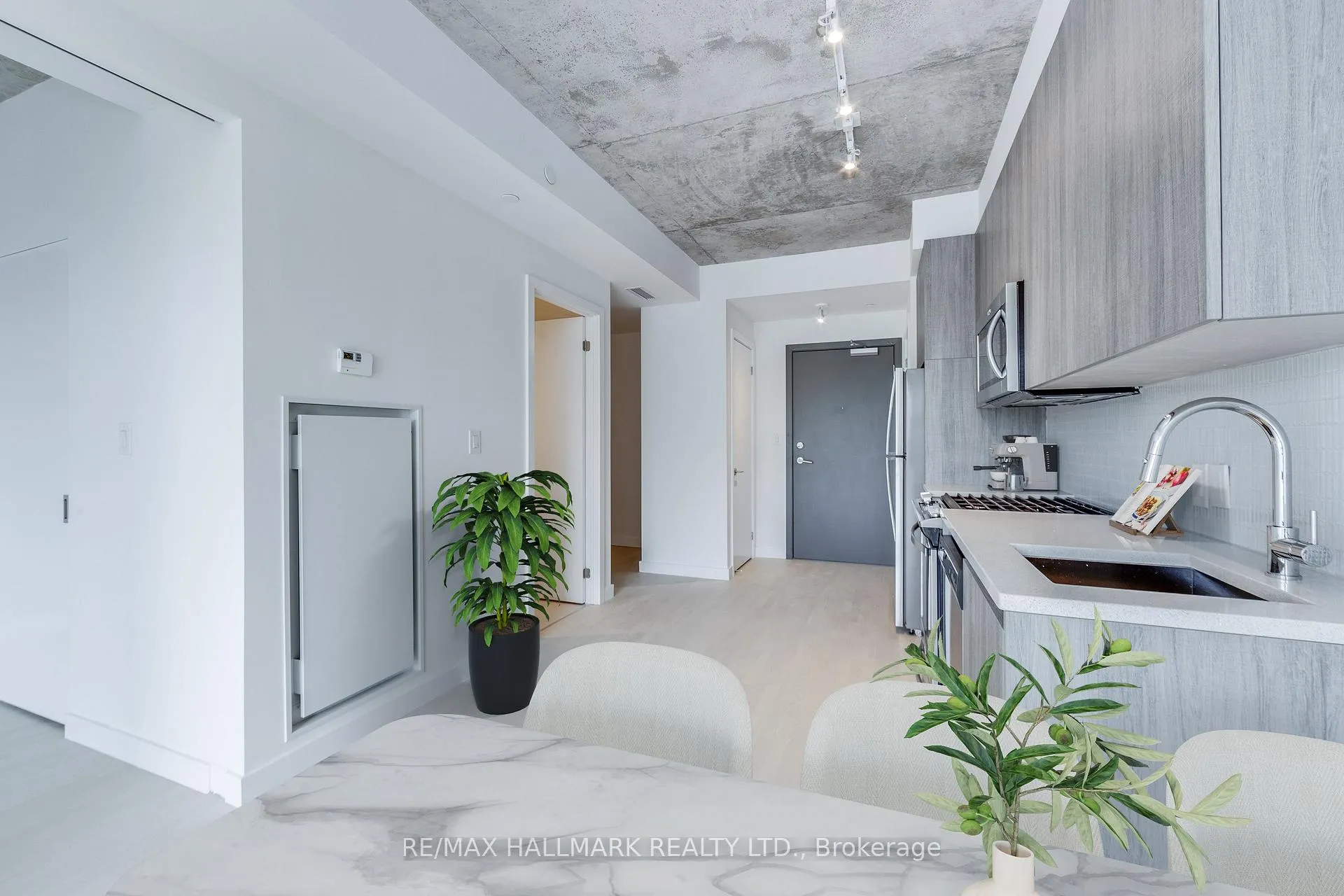 Photo 6 of Unit 419, 246 Logan Avenue, Toronto, South Riverdale — HOMEH
