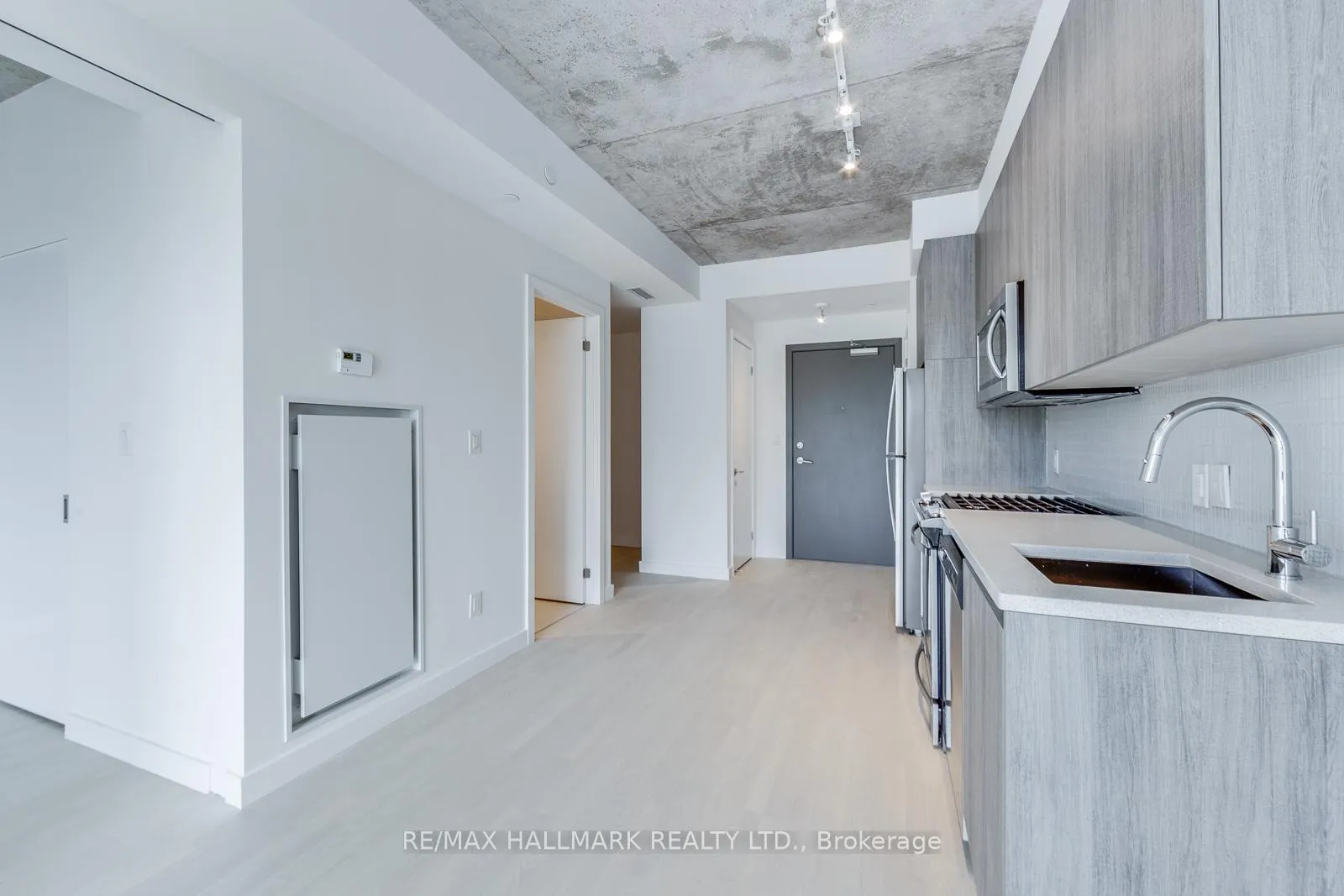 Photo 7 of Unit 419, 246 Logan Avenue, Toronto, South Riverdale — HOMEH