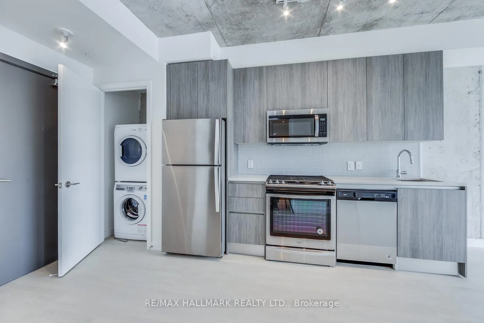Photo 11 of Unit 419, 246 Logan Avenue, Toronto, South Riverdale — HOMEH