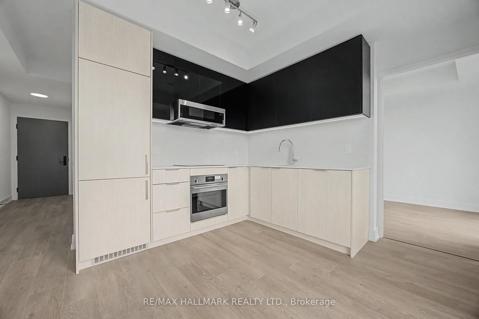 Photo 2 of Unit 2801, 308 Jarvis Street, Toronto, Church-Yonge Corridor — HOMEH