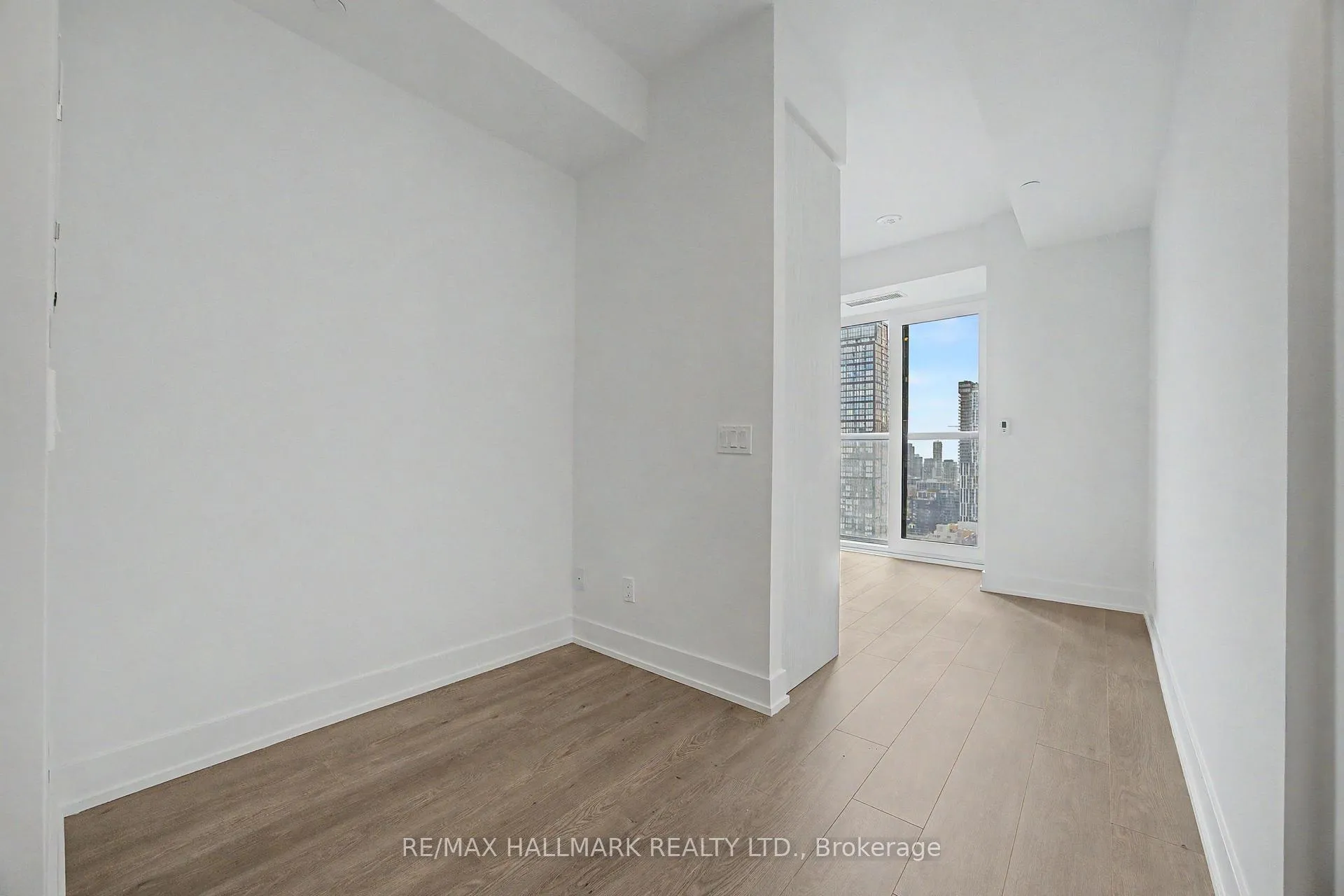 Photo 11 of Unit 2801, 308 Jarvis Street, Toronto, Church-Yonge Corridor — HOMEH