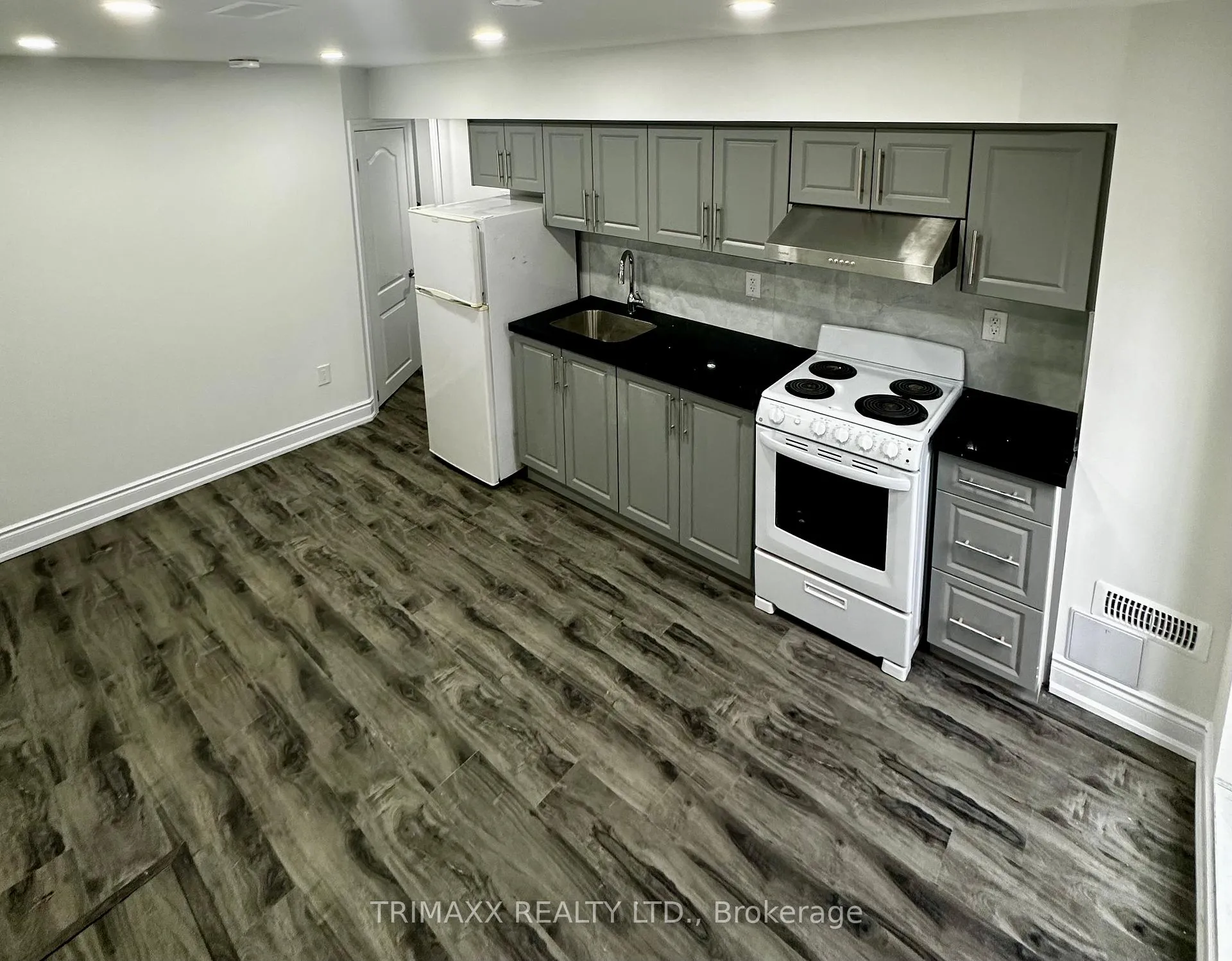 Photo 2 of Unit Basement, 68 Ural Circle, Brampton, Sandringham-Wellington — HOMEH