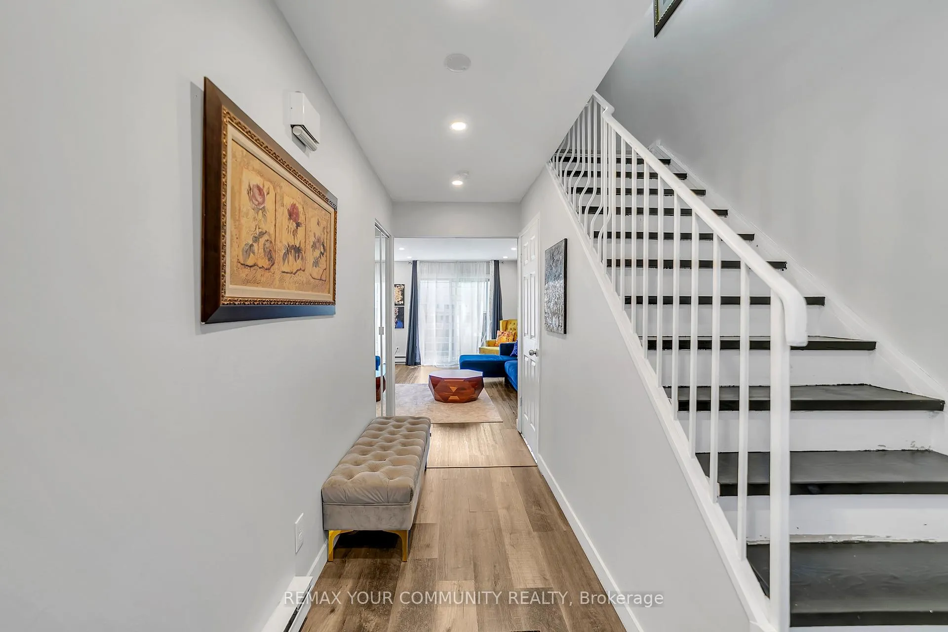 Photo 4 of 23 Bowman Way, Markham, Aileen-Willowbrook — HOMEH