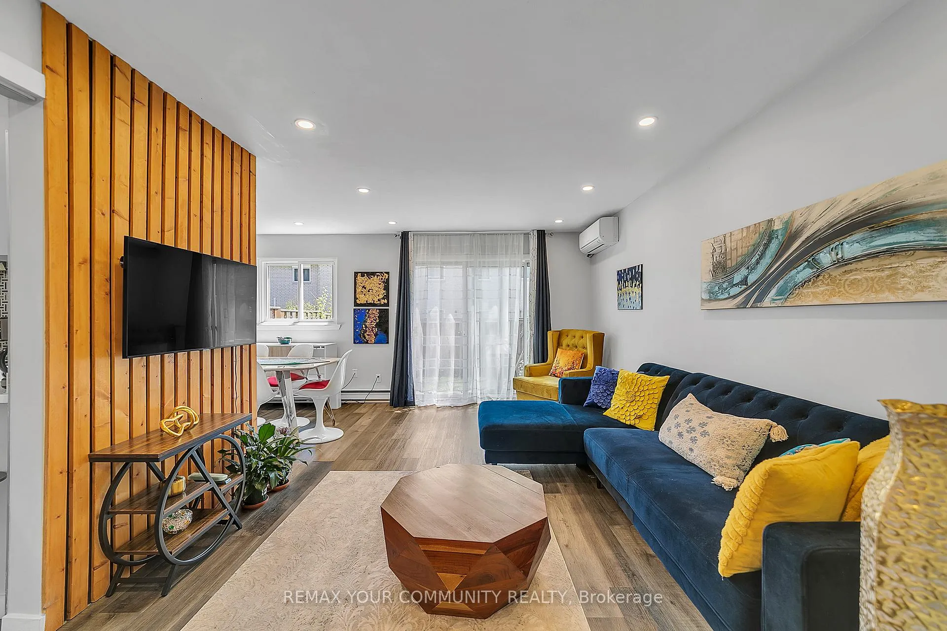 Photo 5 of 23 Bowman Way, Markham, Aileen-Willowbrook — HOMEH