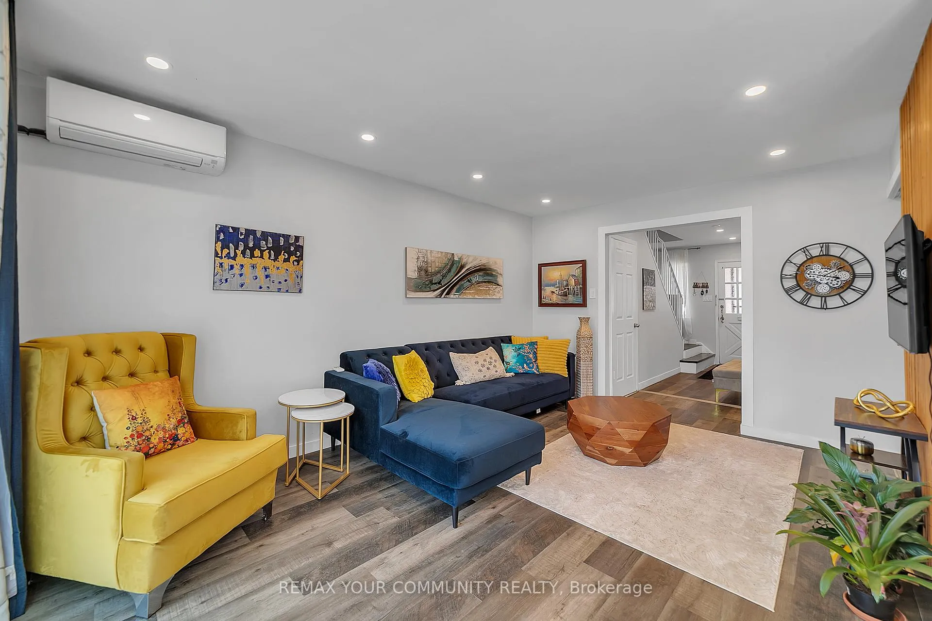 Photo 8 of 23 Bowman Way, Markham, Aileen-Willowbrook — HOMEH