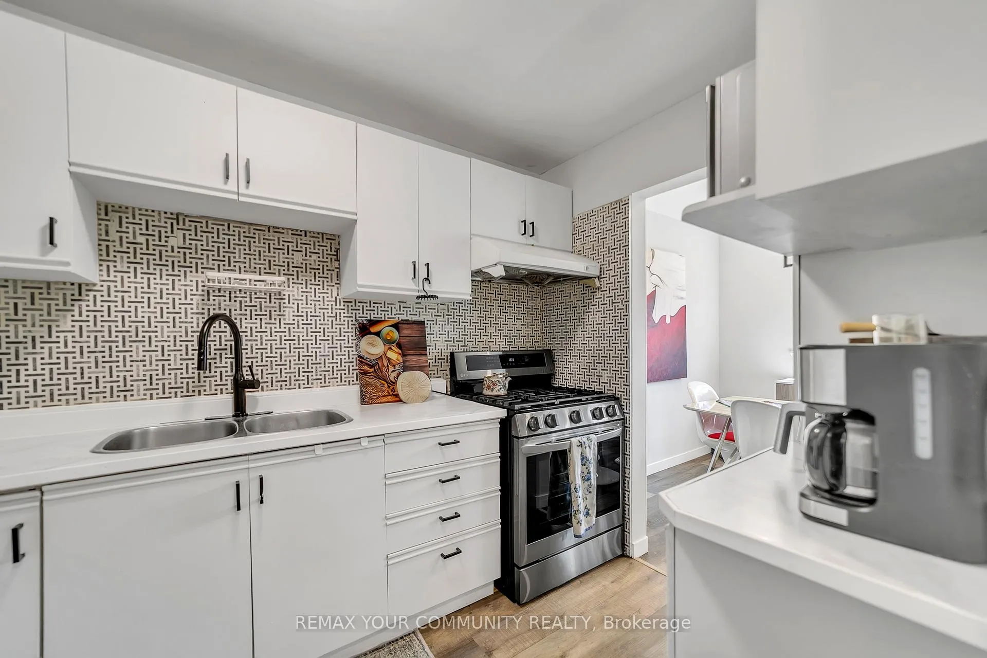 Photo 13 of 23 Bowman Way, Markham, Aileen-Willowbrook — HOMEH