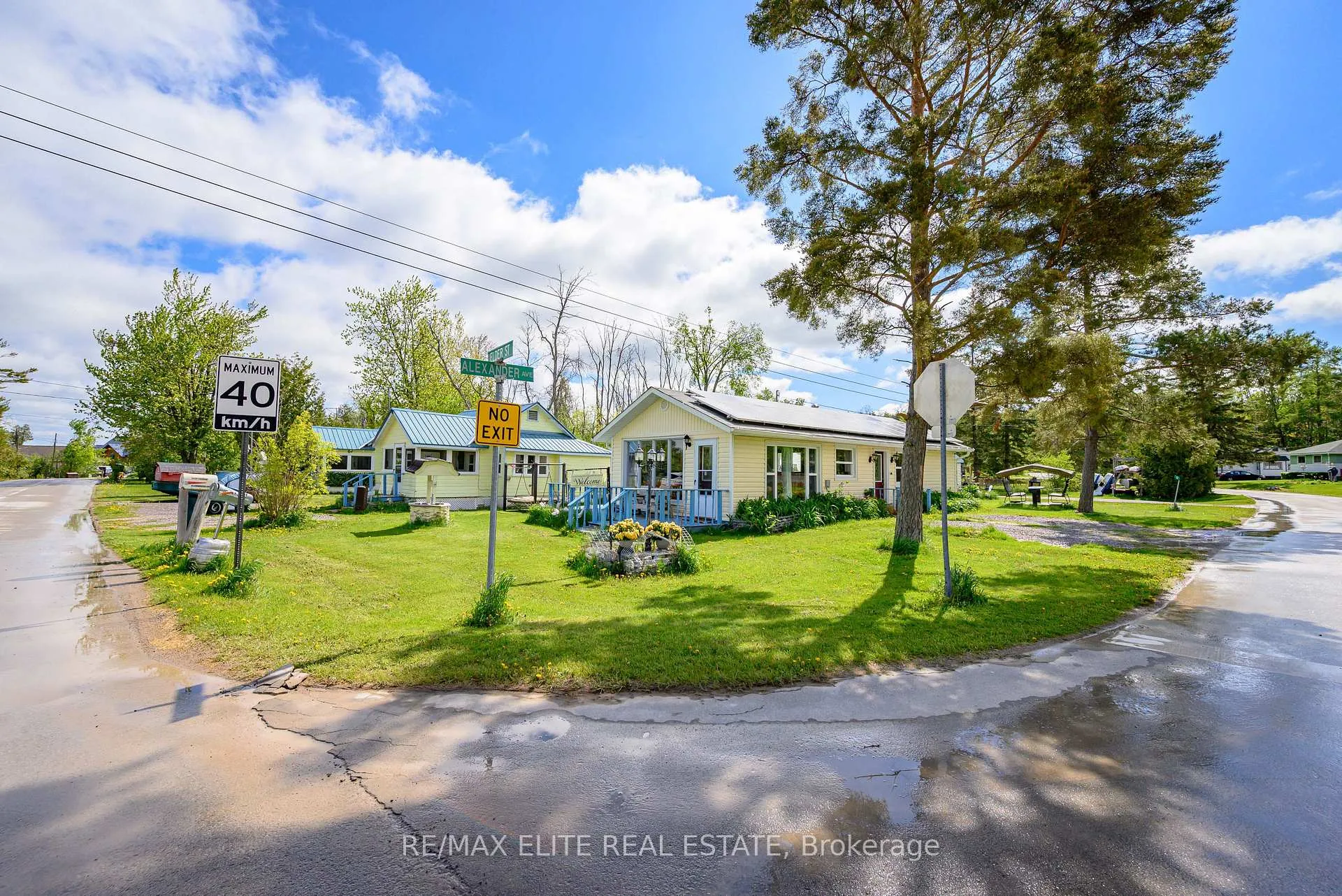 Photo 12 of 10 Alexander Avenue, Kawartha Lakes, Fenelon — HOMEH