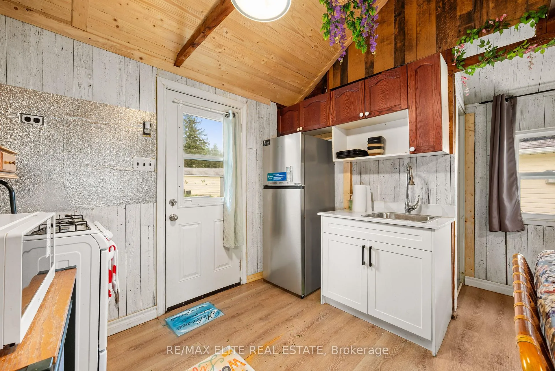 Photo 36 of 10 Alexander Avenue, Kawartha Lakes, Fenelon — HOMEH