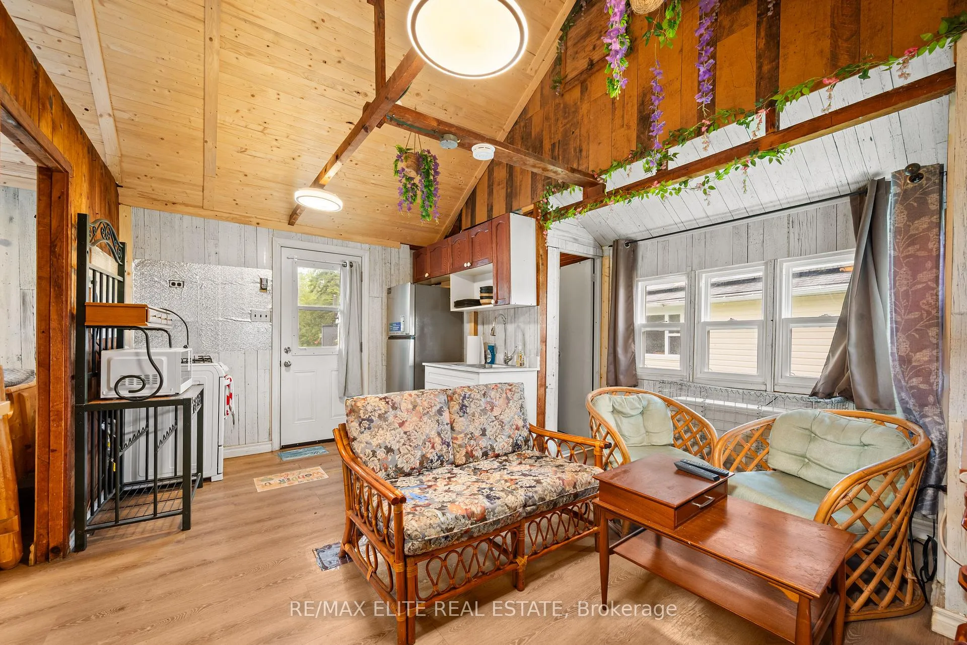 Photo 39 of 10 Alexander Avenue, Kawartha Lakes, Fenelon — HOMEH