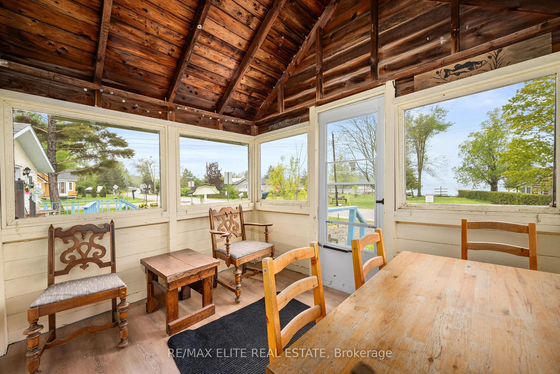 Photo 42 of 10 Alexander Avenue, Kawartha Lakes, Fenelon — HOMEH
