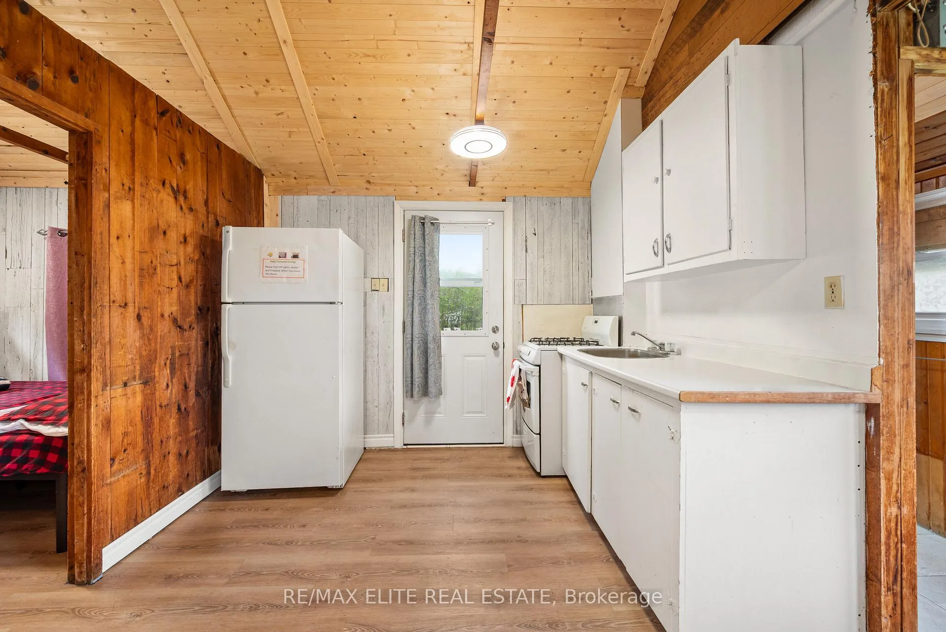Photo 45 of 10 Alexander Avenue, Kawartha Lakes, Fenelon — HOMEH