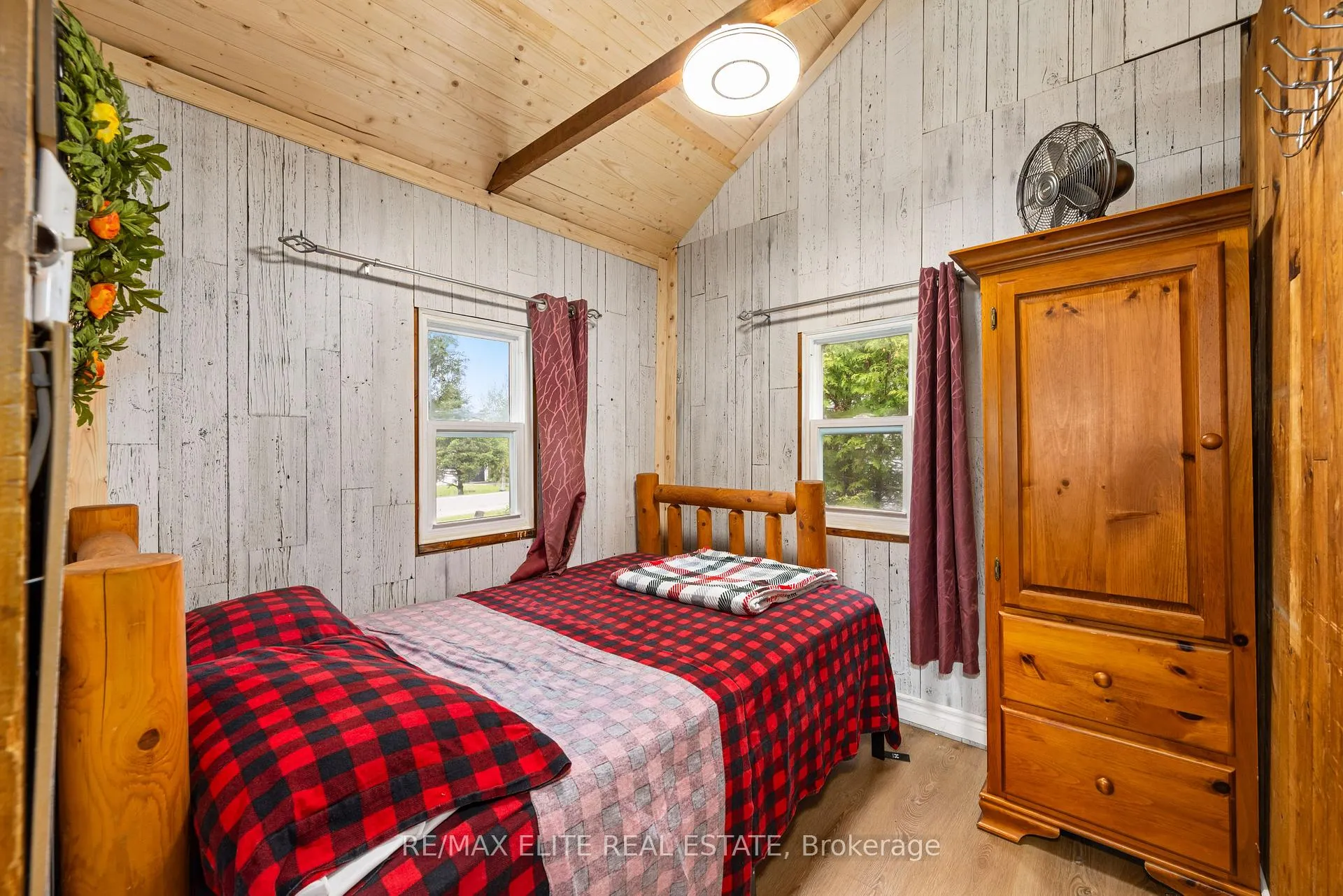 Photo 48 of 10 Alexander Avenue, Kawartha Lakes, Fenelon — HOMEH