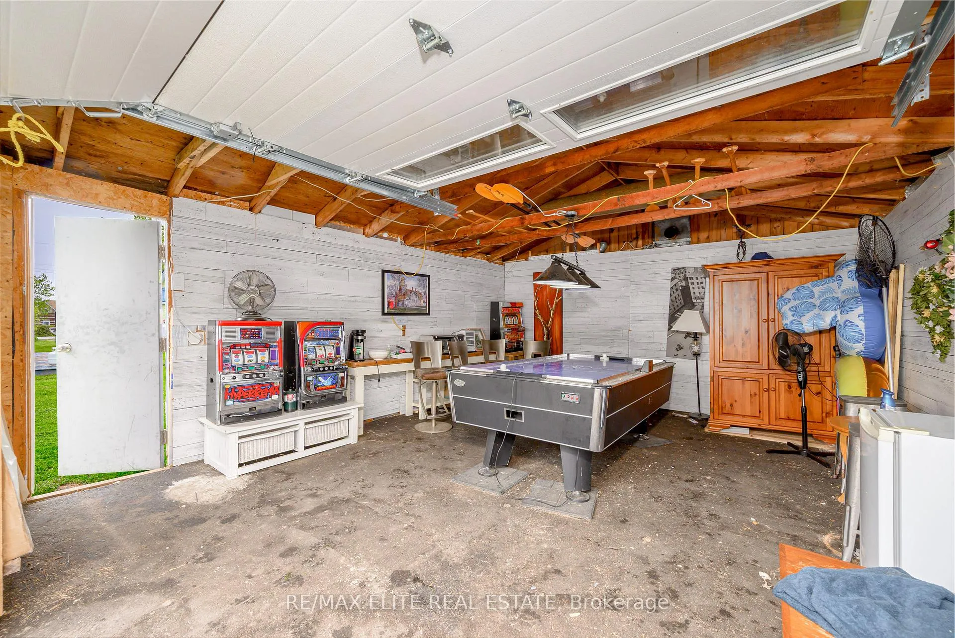 Photo 57 of 10 Alexander Avenue, Kawartha Lakes, Fenelon — HOMEH