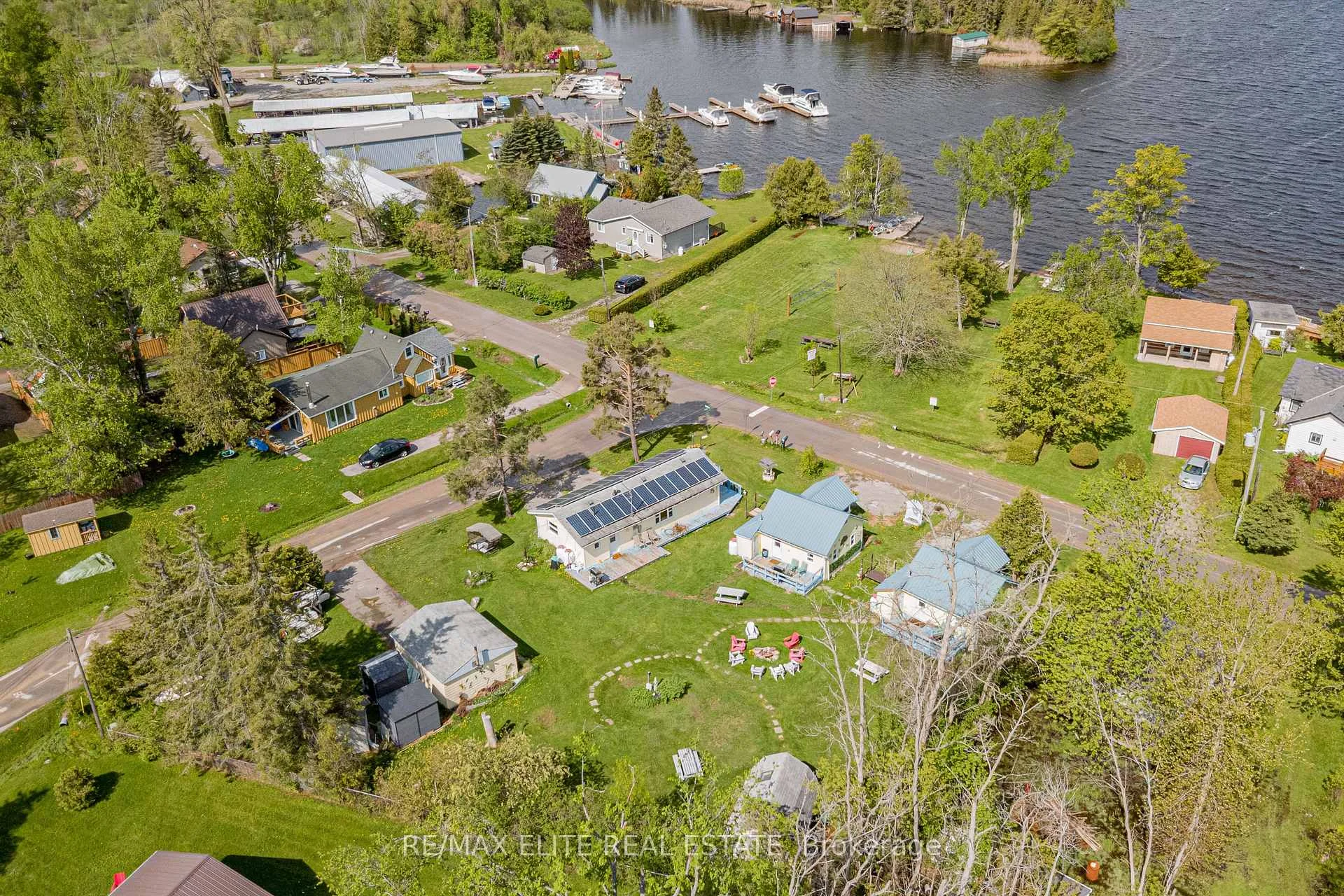 Photo 5 of 10 Alexander Avenue, Kawartha Lakes, Fenelon — HOMEH