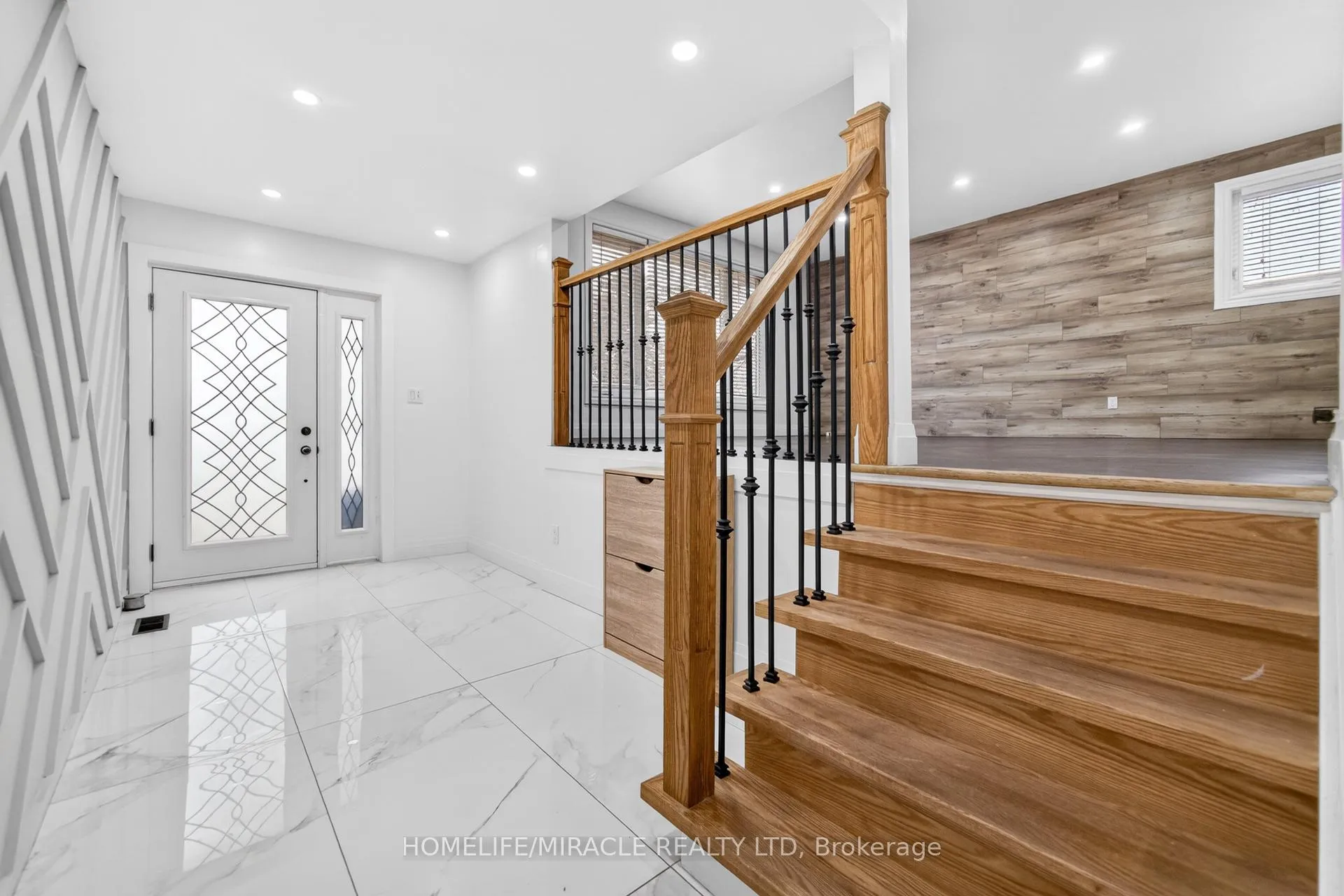 Photo 5 of 81 Watson Crescent, Brampton, Brampton East — HOMEH