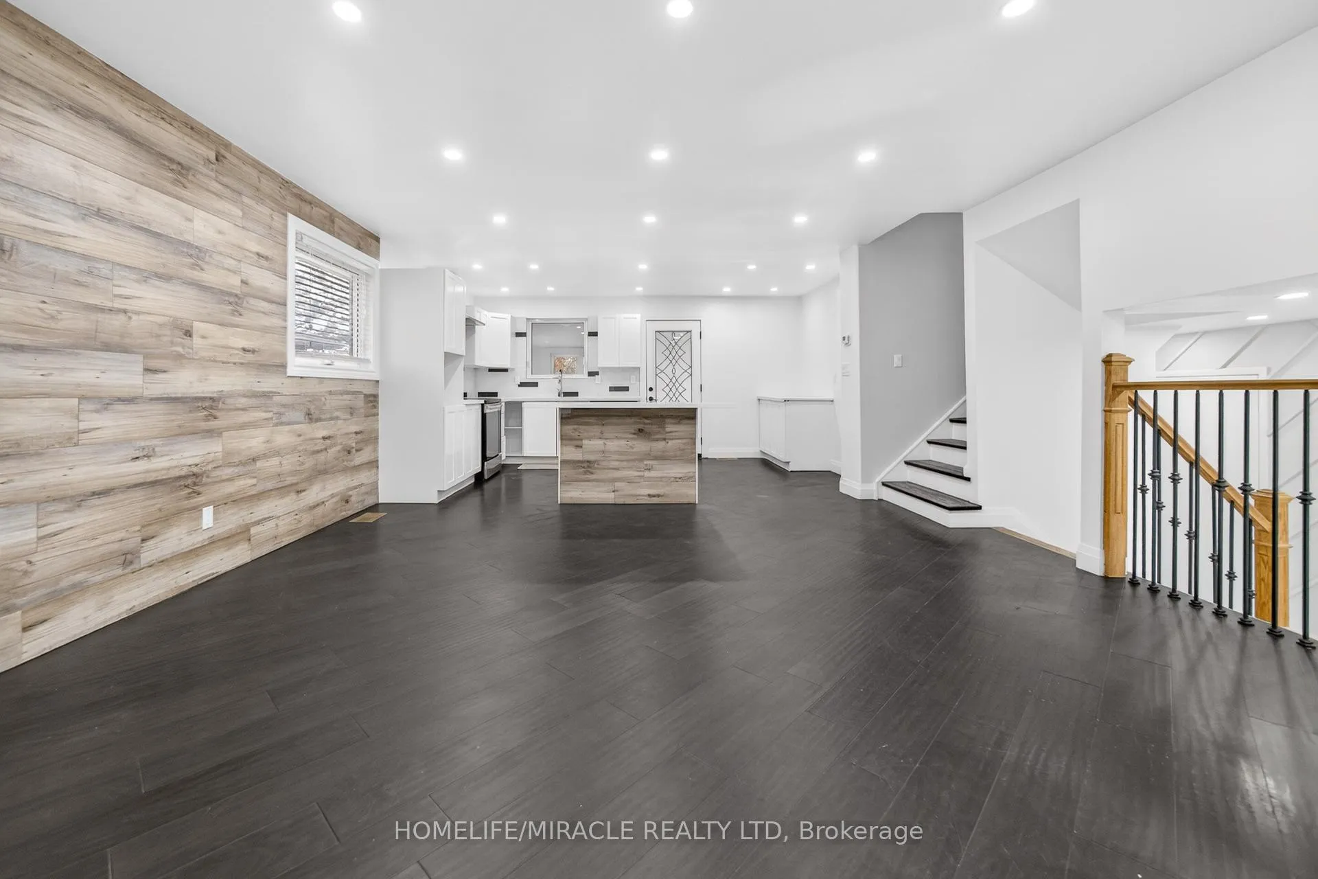 Photo 8 of 81 Watson Crescent, Brampton, Brampton East — HOMEH