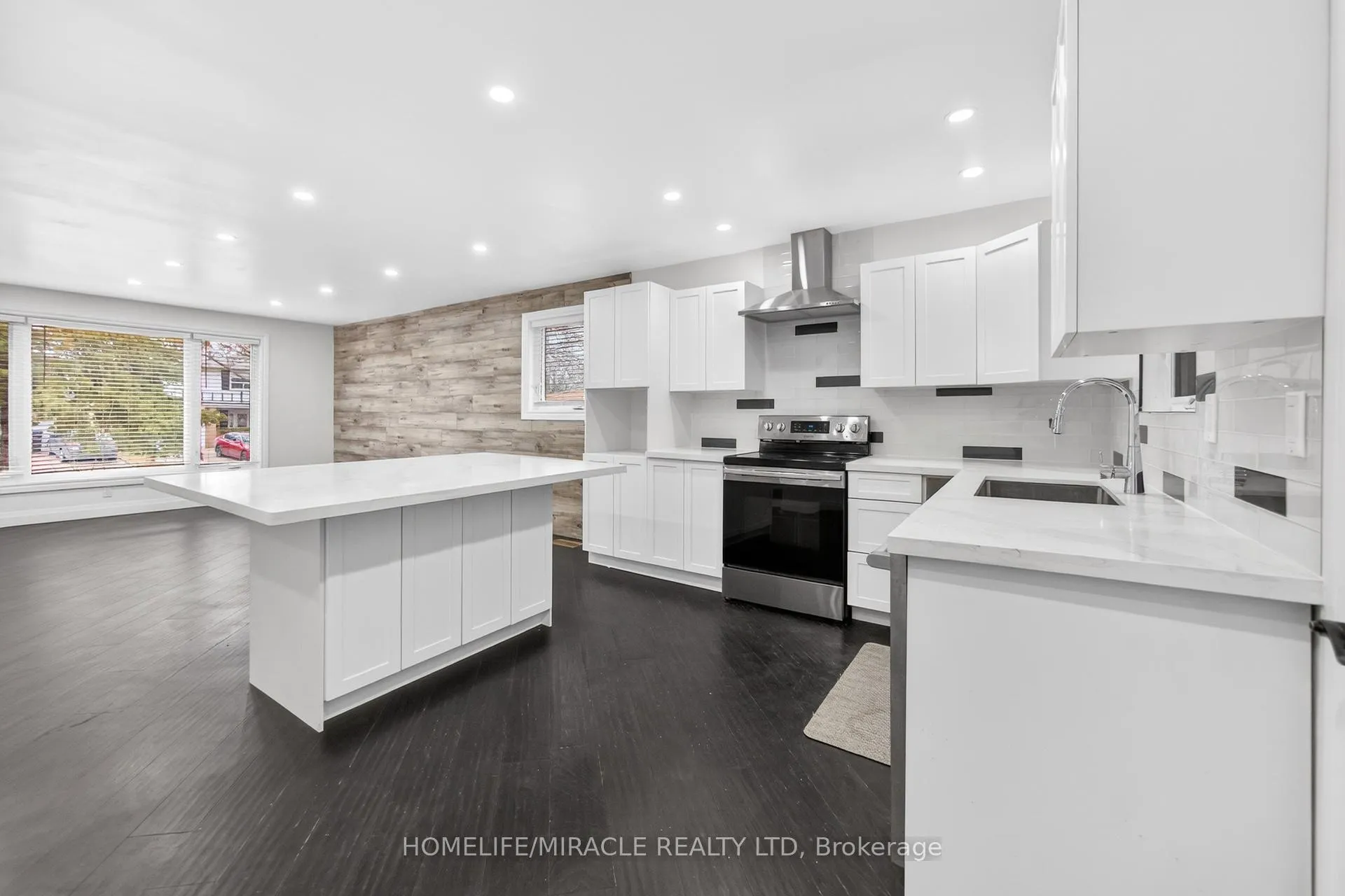 Photo 13 of 81 Watson Crescent, Brampton, Brampton East — HOMEH