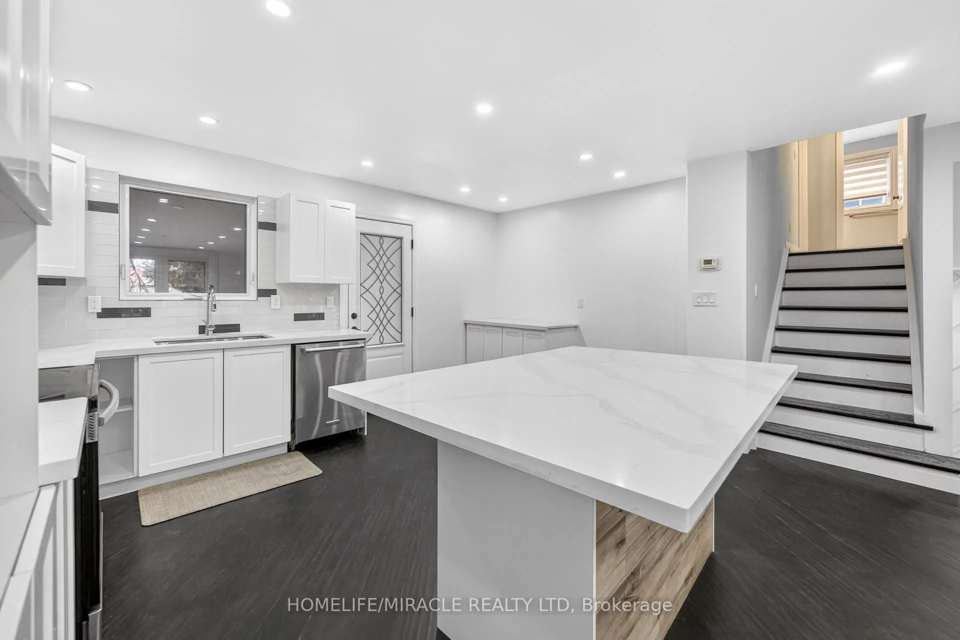 Photo 17 of 81 Watson Crescent, Brampton, Brampton East — HOMEH