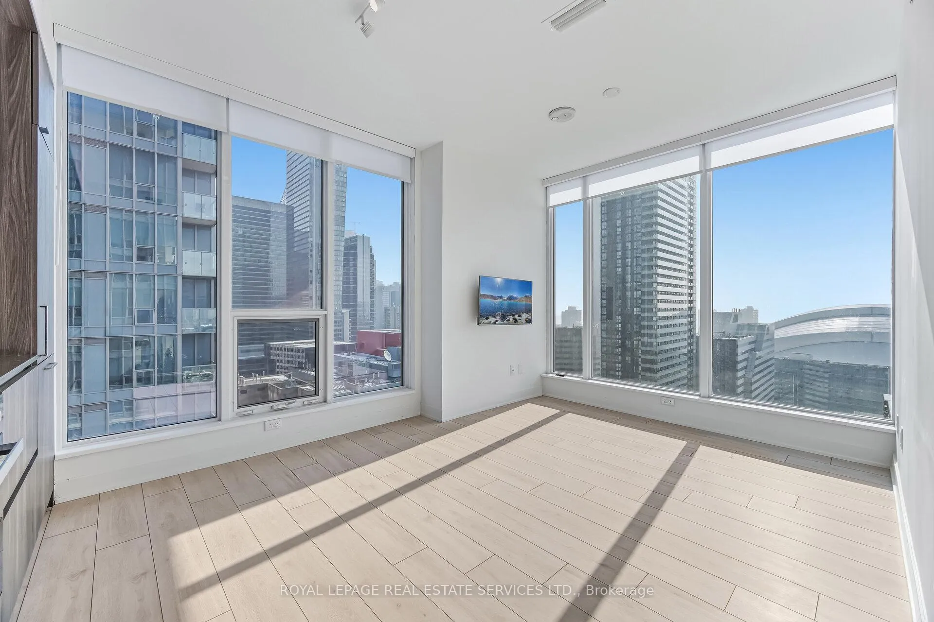 Photo 7 of Unit 2316, 35 Mercer Street, Toronto, Waterfront Communities — HOMEH