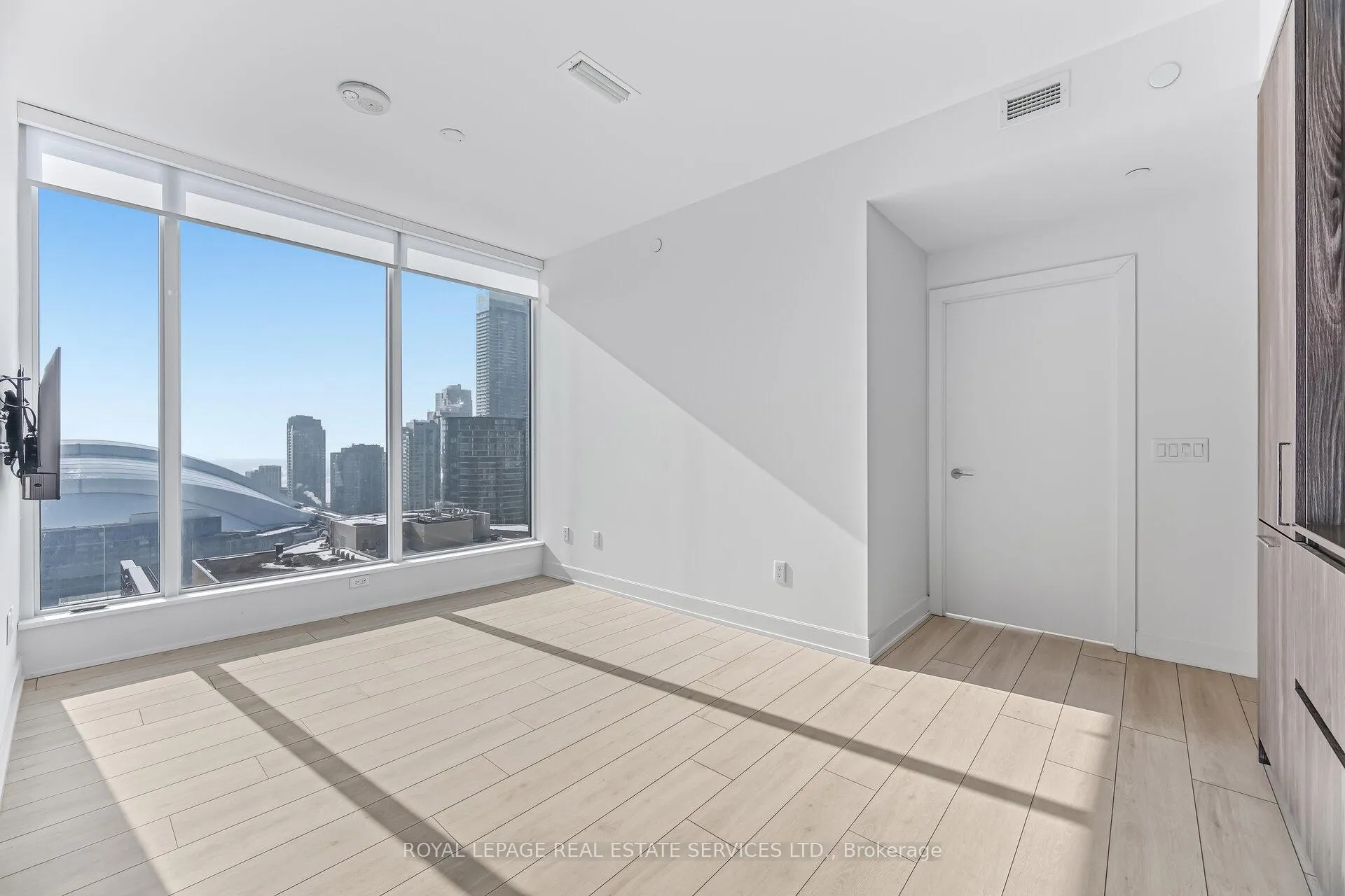 Photo 9 of Unit 2316, 35 Mercer Street, Toronto, Waterfront Communities — HOMEH