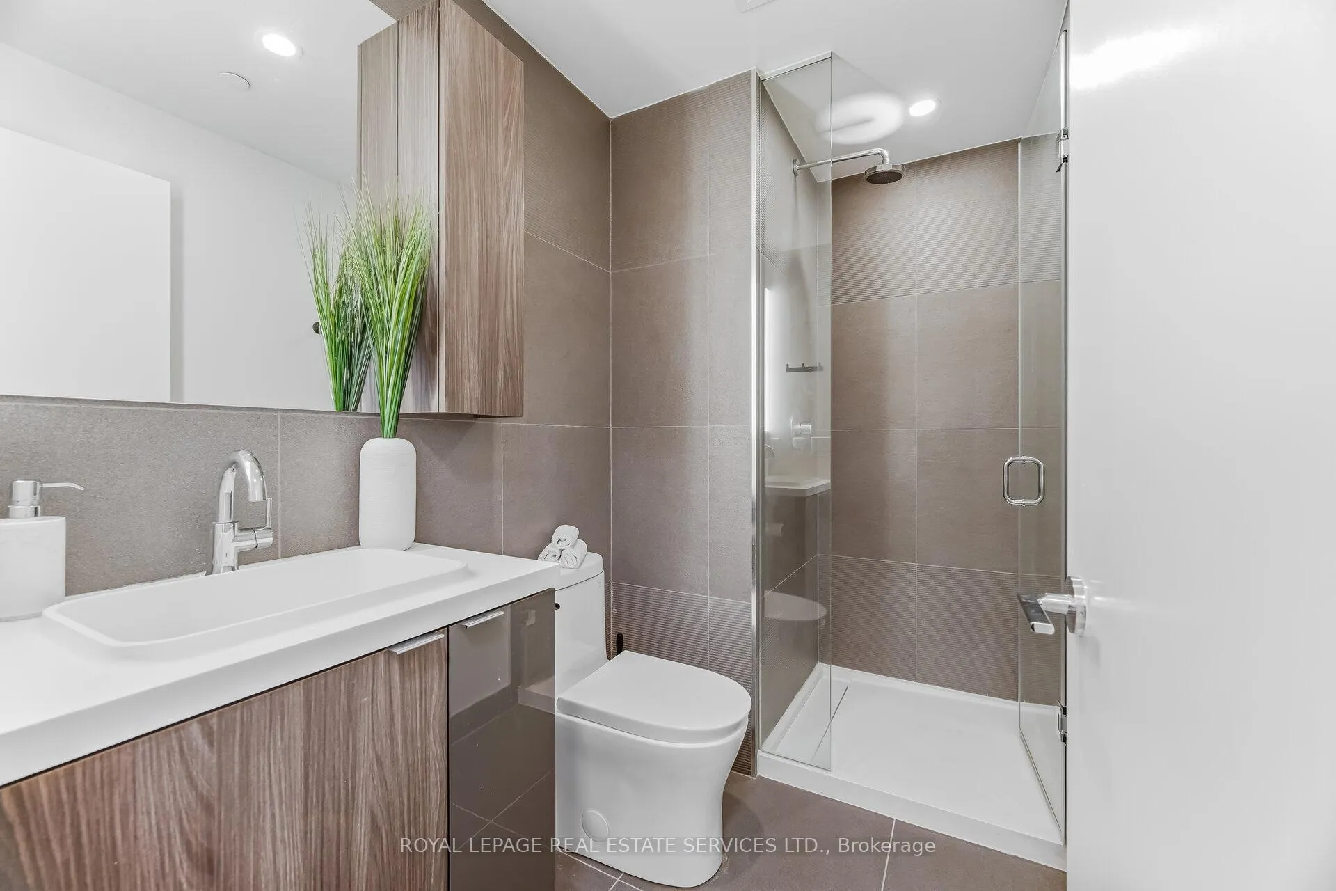 Photo 20 of Unit 2316, 35 Mercer Street, Toronto, Waterfront Communities — HOMEH