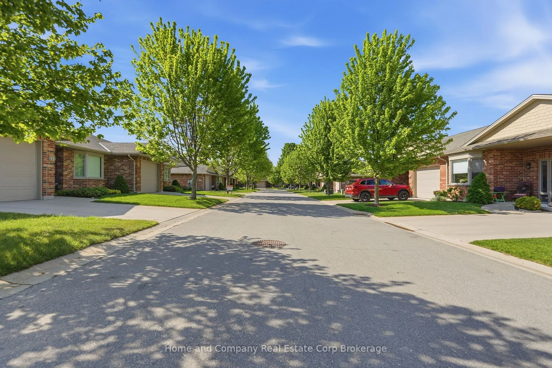 Photo 2 of 11 Bayfield Mews Lane, Bluewater, Bayfield — HOMEH