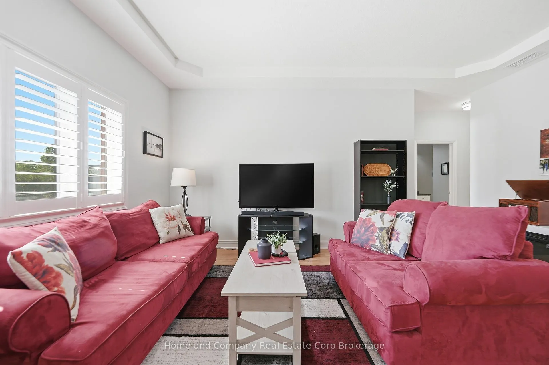 Photo 8 of 11 Bayfield Mews Lane, Bluewater, Bayfield — HOMEH