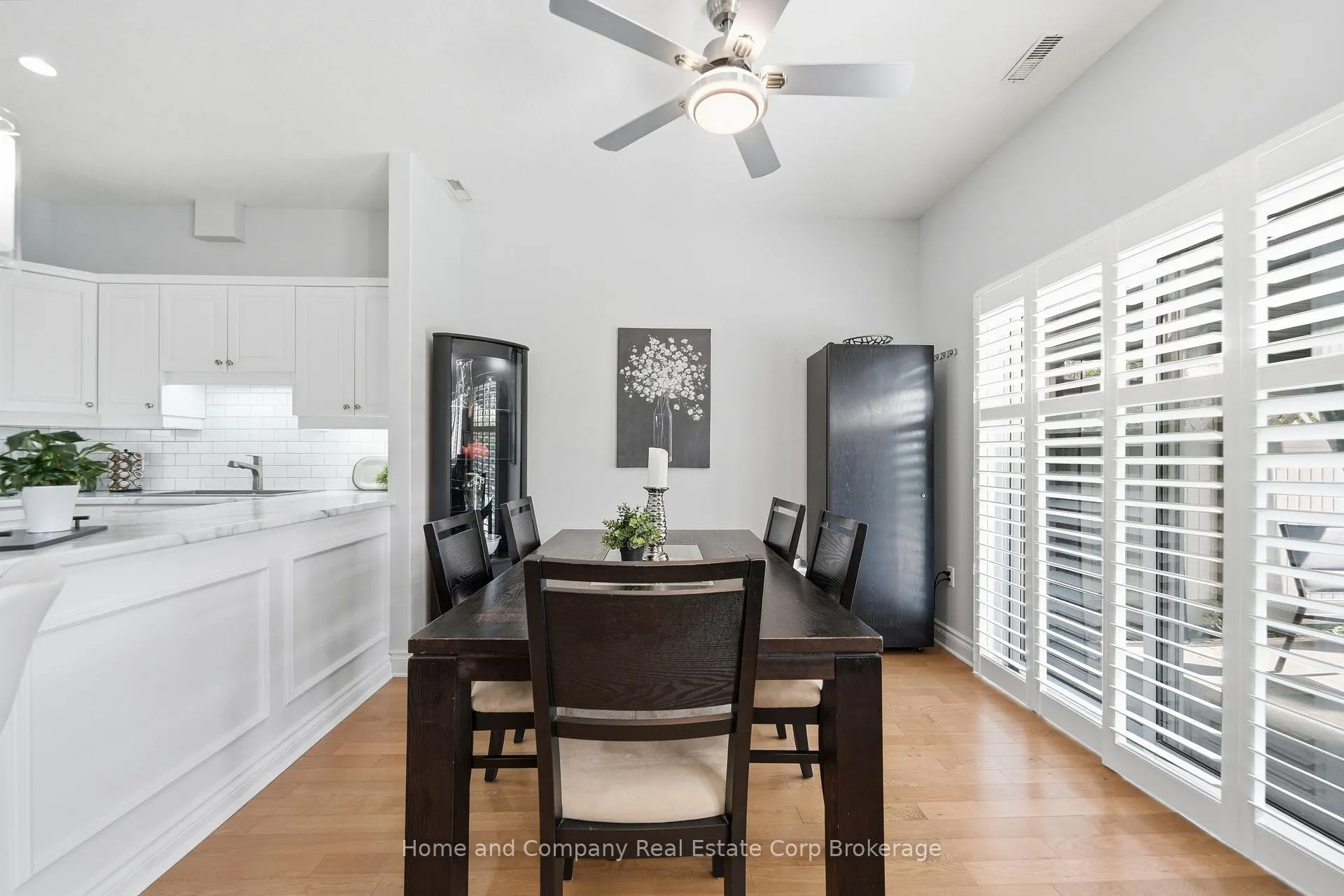 Photo 13 of 11 Bayfield Mews Lane, Bluewater, Bayfield — HOMEH