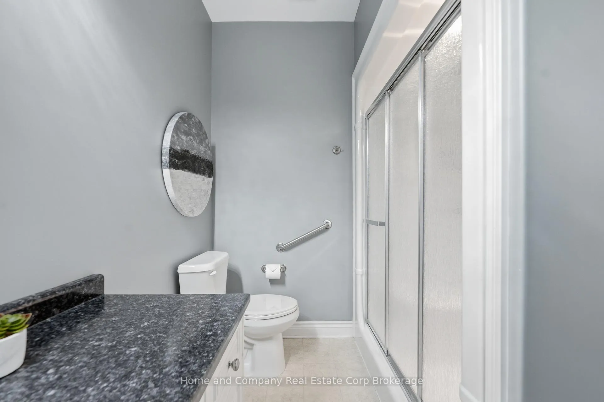 Photo 17 of 11 Bayfield Mews Lane, Bluewater, Bayfield — HOMEH