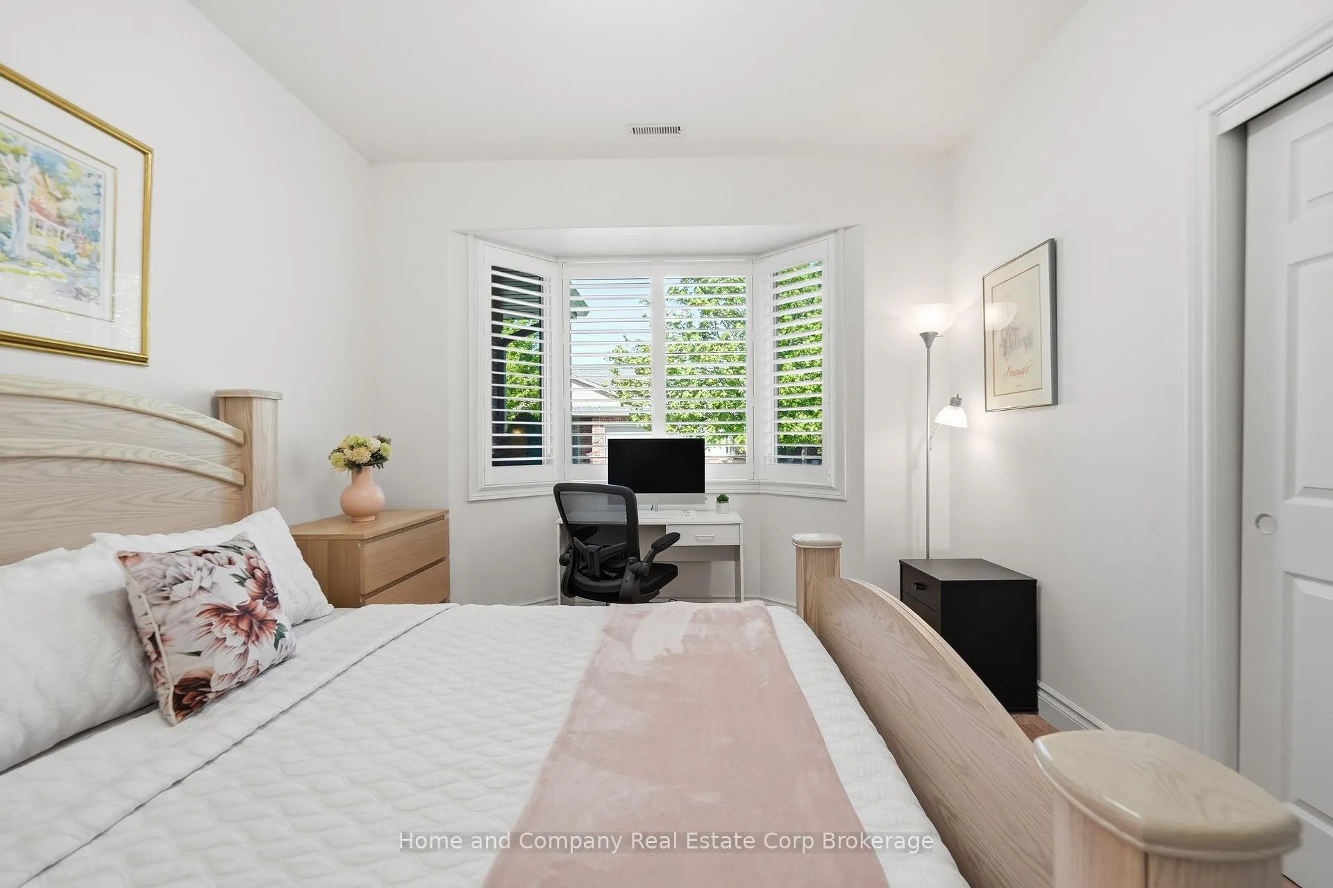 Photo 19 of 11 Bayfield Mews Lane, Bluewater, Bayfield — HOMEH