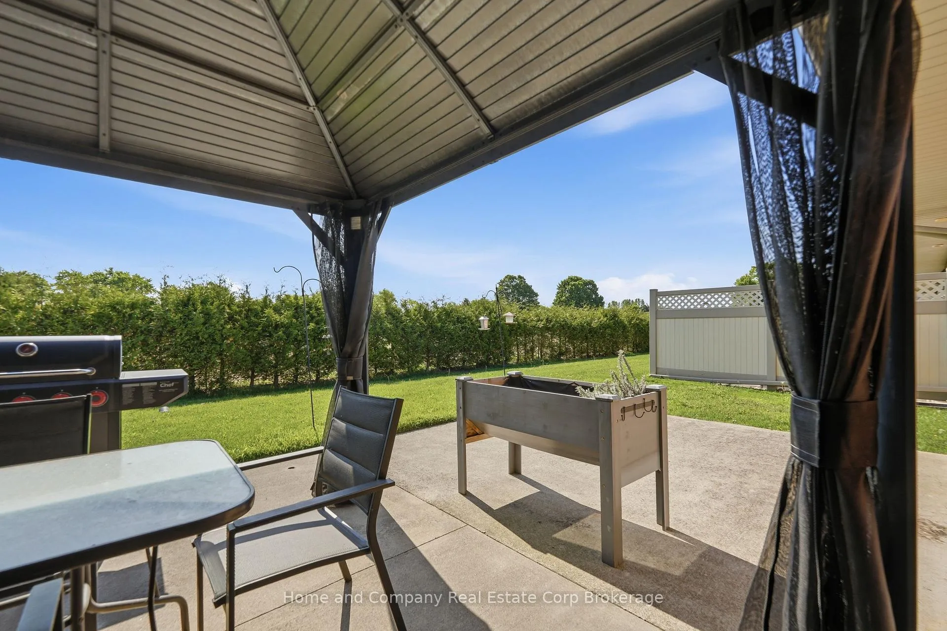 Photo 24 of 11 Bayfield Mews Lane, Bluewater, Bayfield — HOMEH