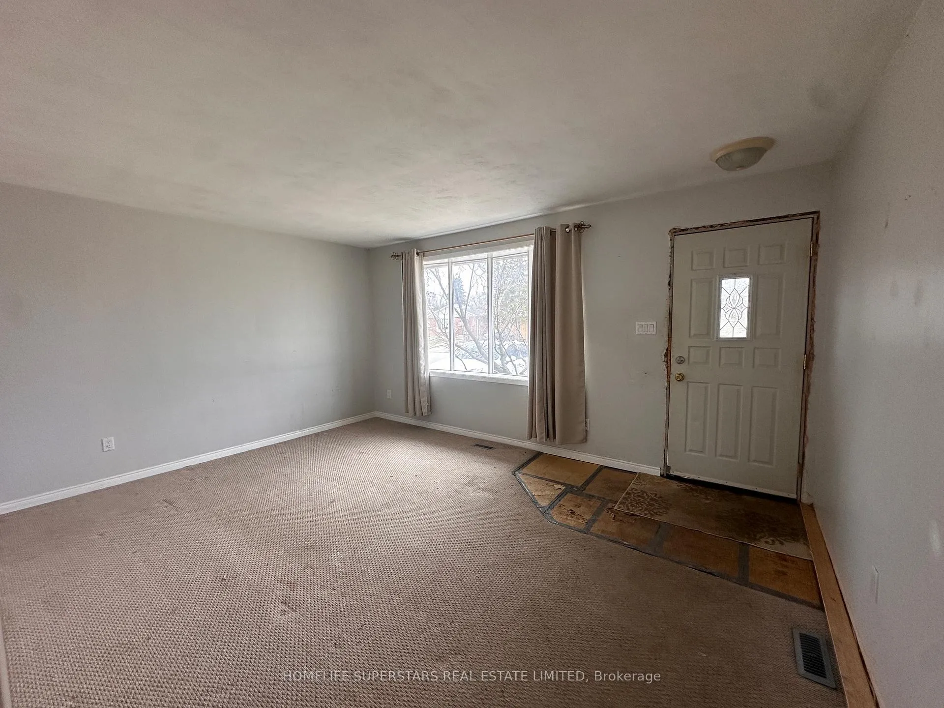 Photo 2 of 14 Locke Avenue, St. Thomas — HOMEH