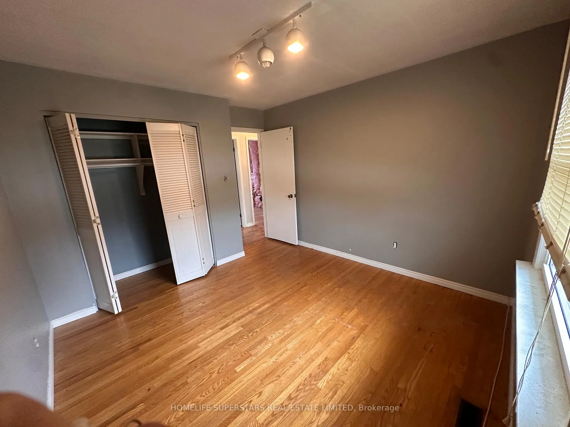 Photo 8 of 14 Locke Avenue, St. Thomas — HOMEH
