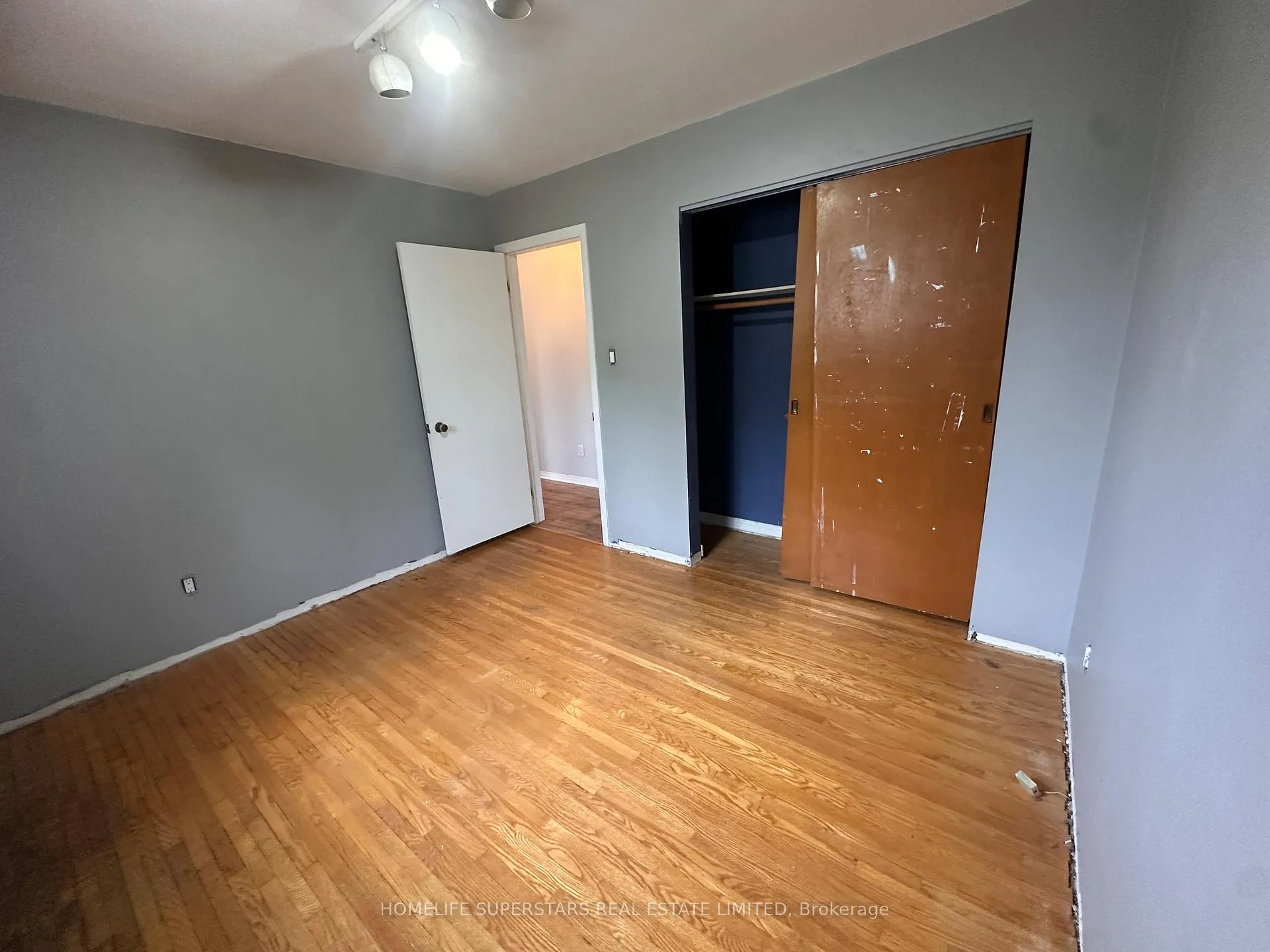 Photo 10 of 14 Locke Avenue, St. Thomas — HOMEH