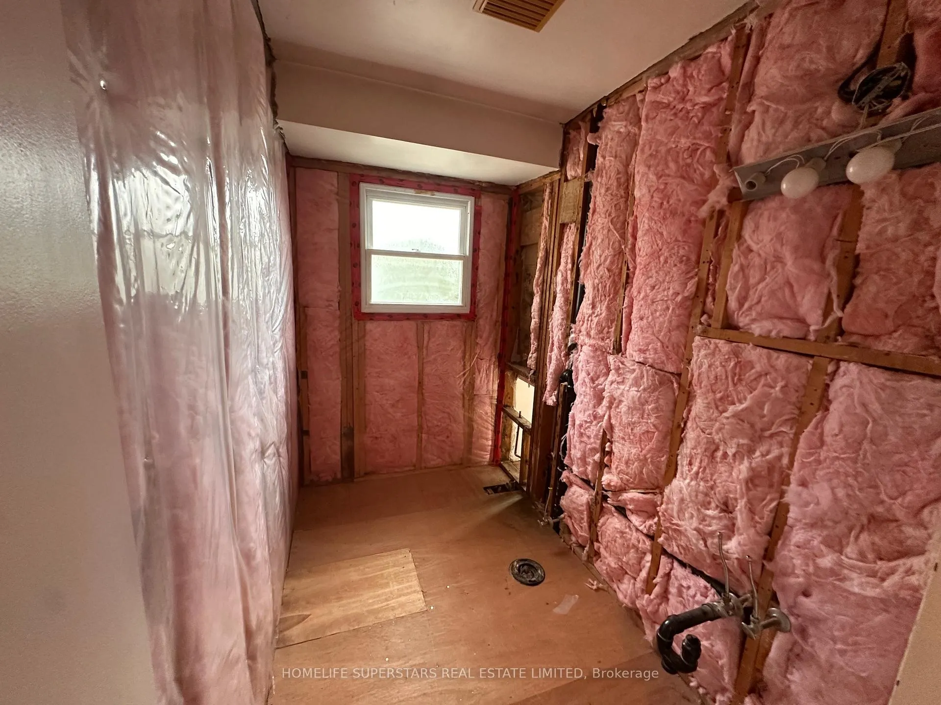 Photo 12 of 14 Locke Avenue, St. Thomas — HOMEH