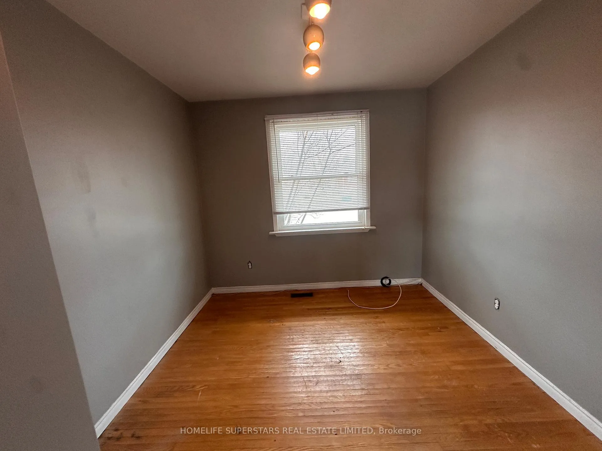 Photo 15 of 14 Locke Avenue, St. Thomas — HOMEH